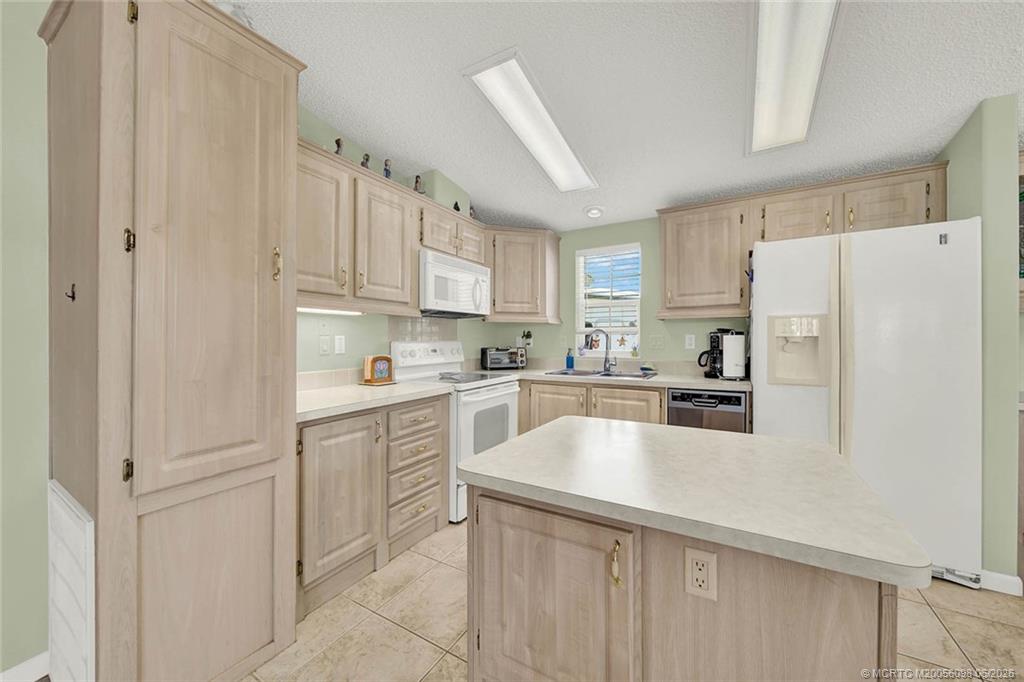 10725 S Ocean Drive 410