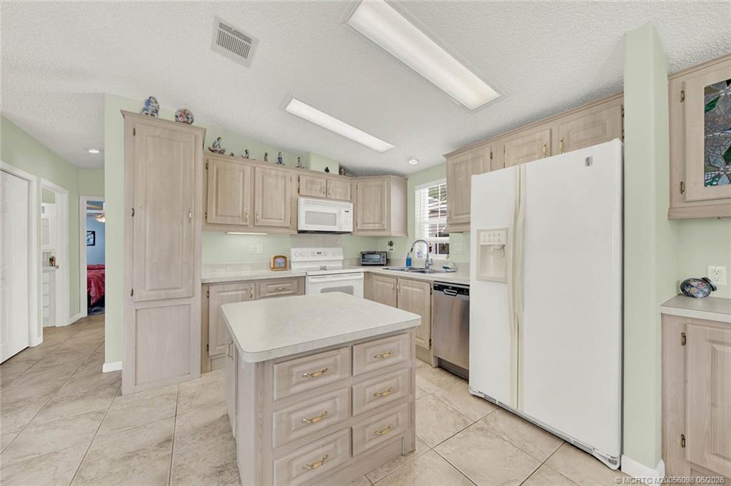 10725 S Ocean Drive 410