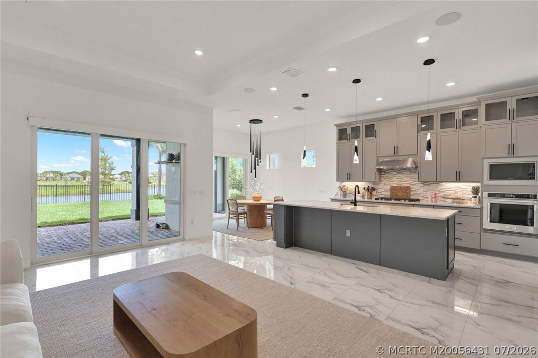 10405 Northbrook Circle