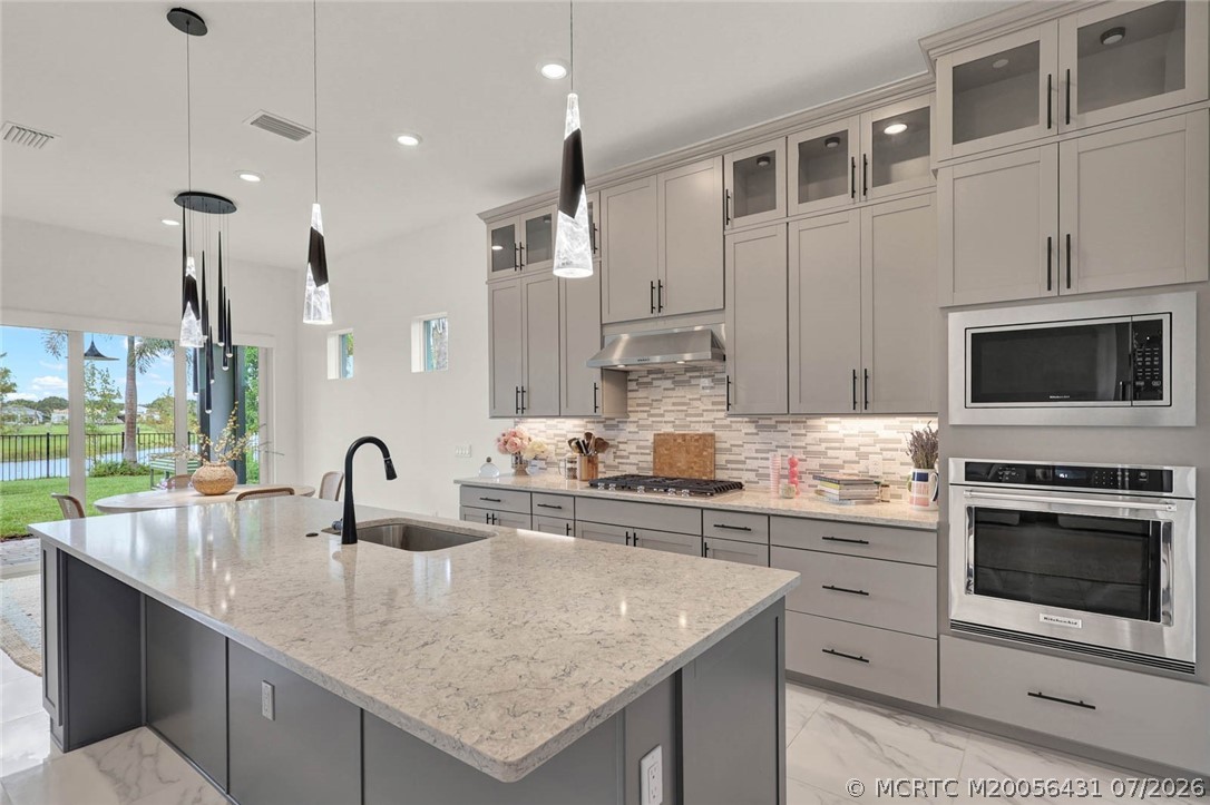 10405 Northbrook Circle