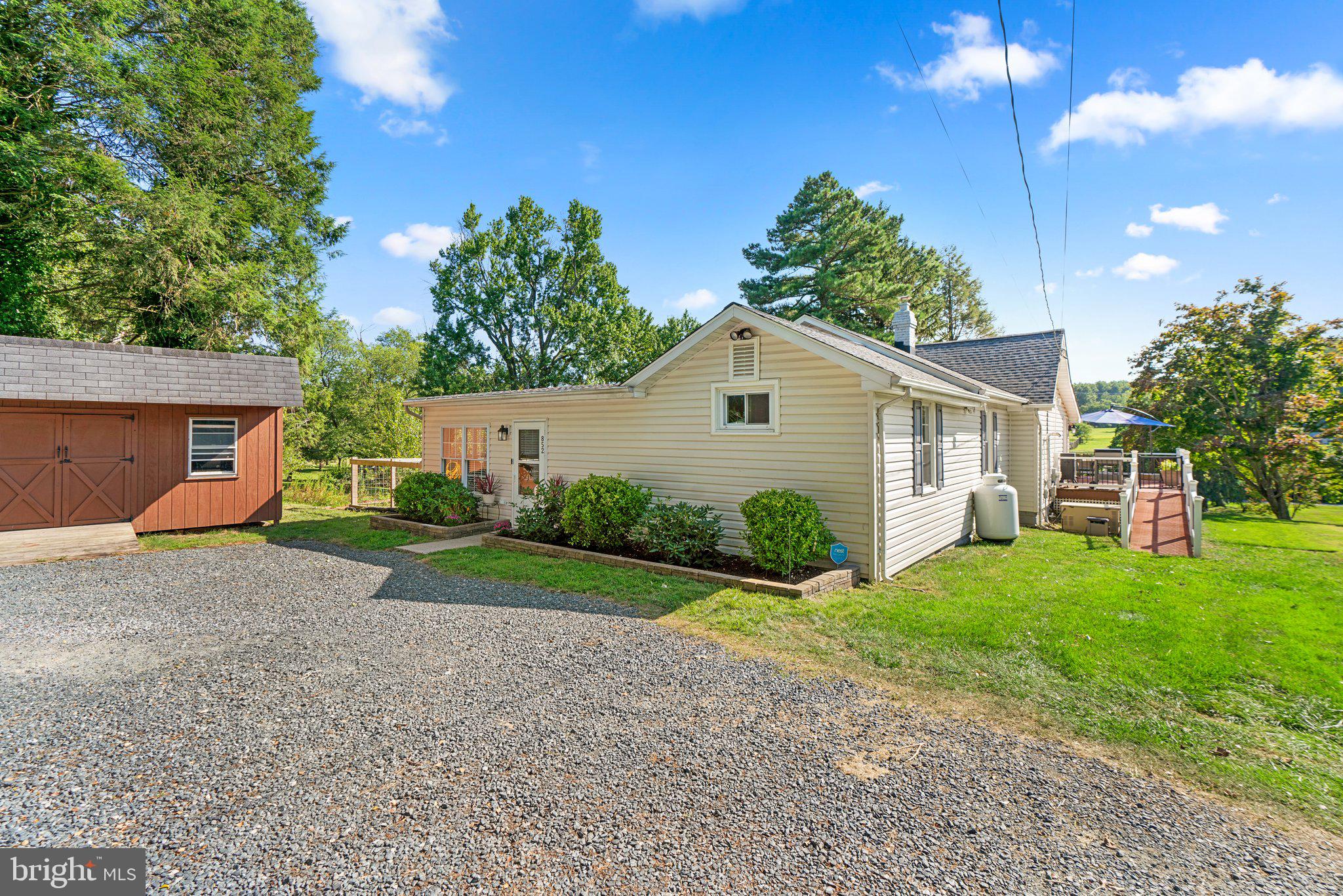 852 Maple Rd