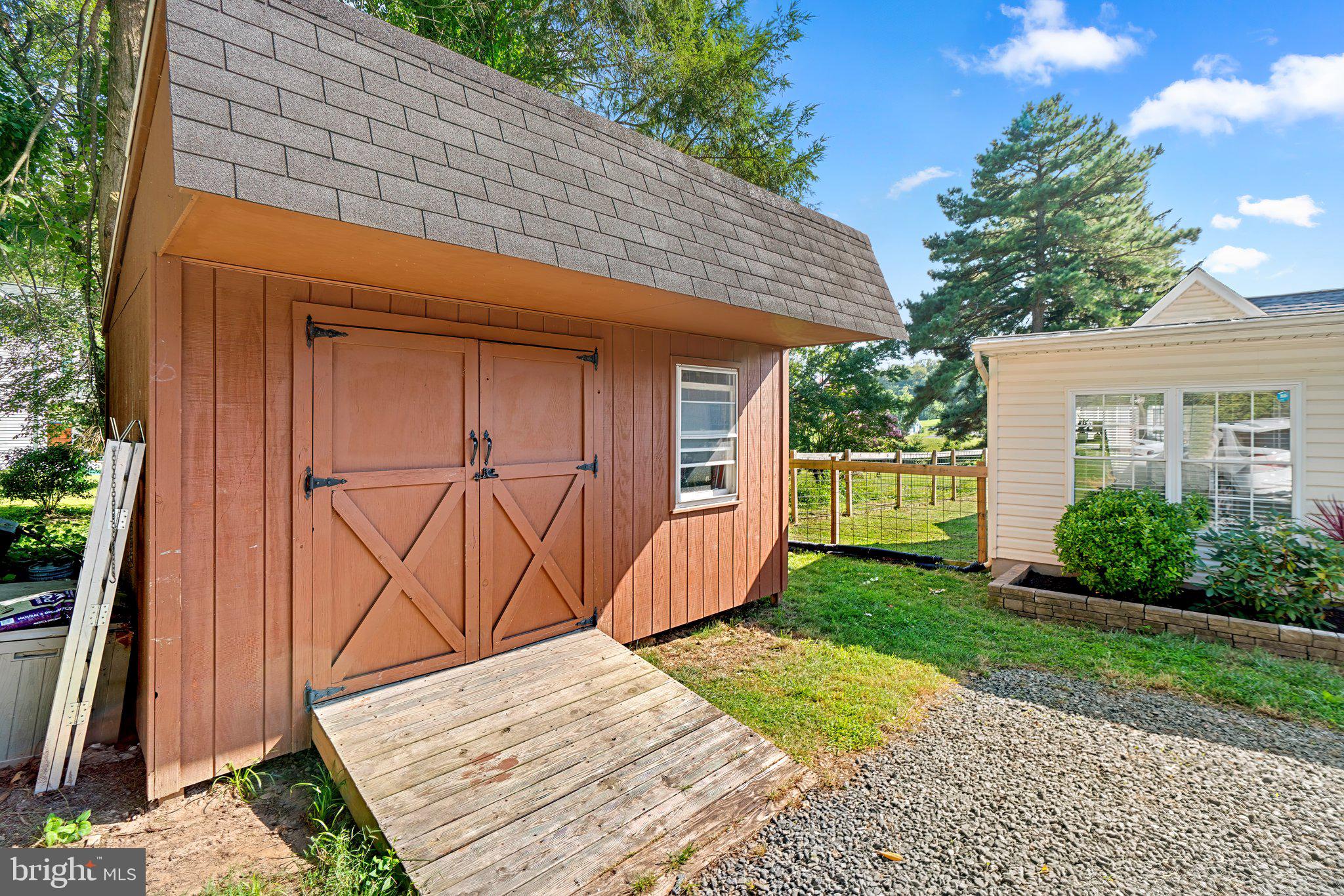 852 Maple Rd