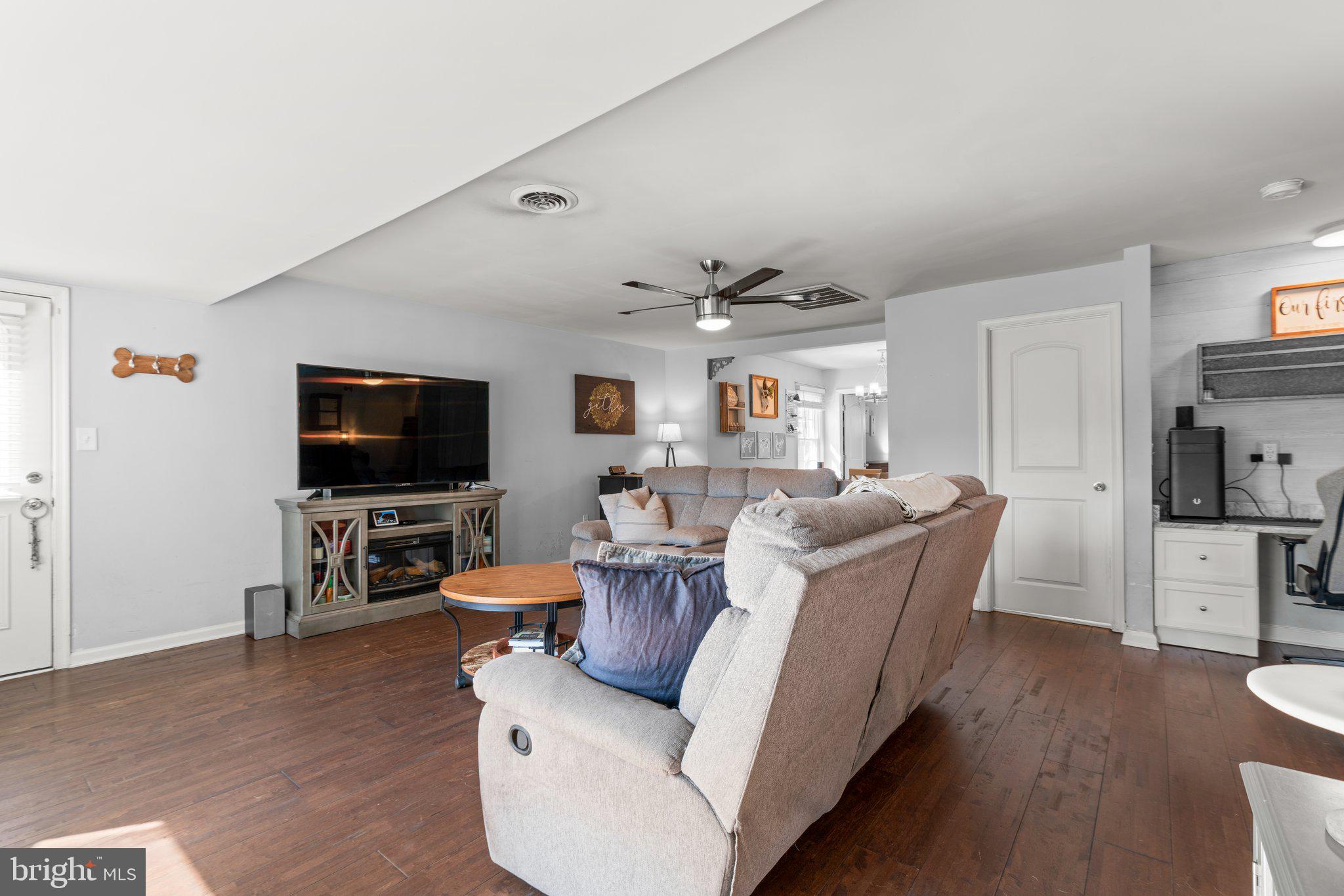 852 Maple Rd