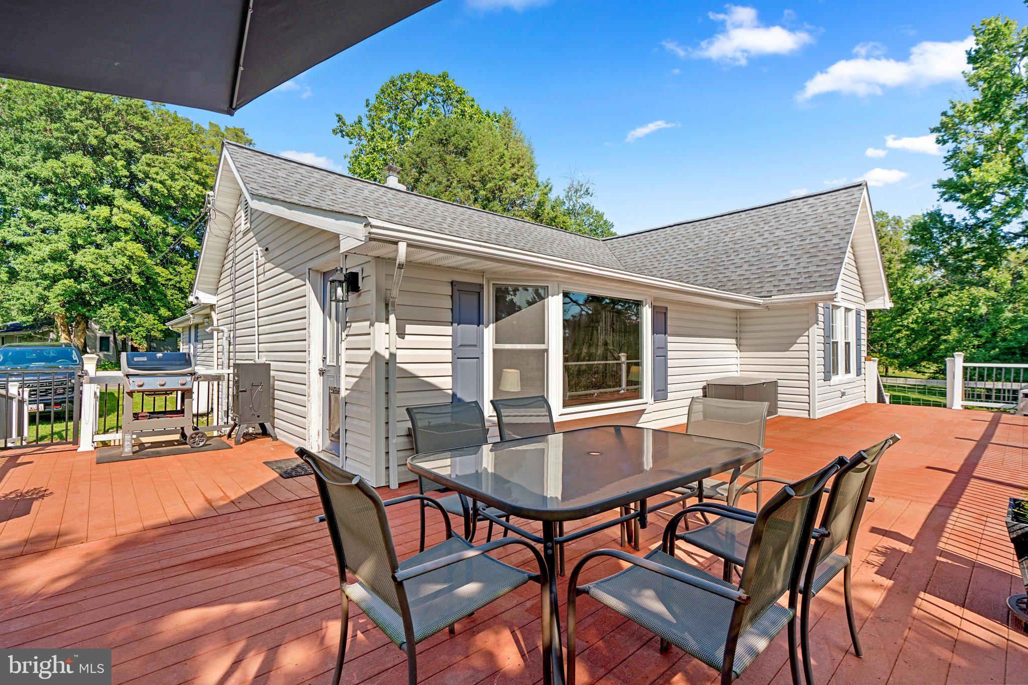 852 Maple Rd