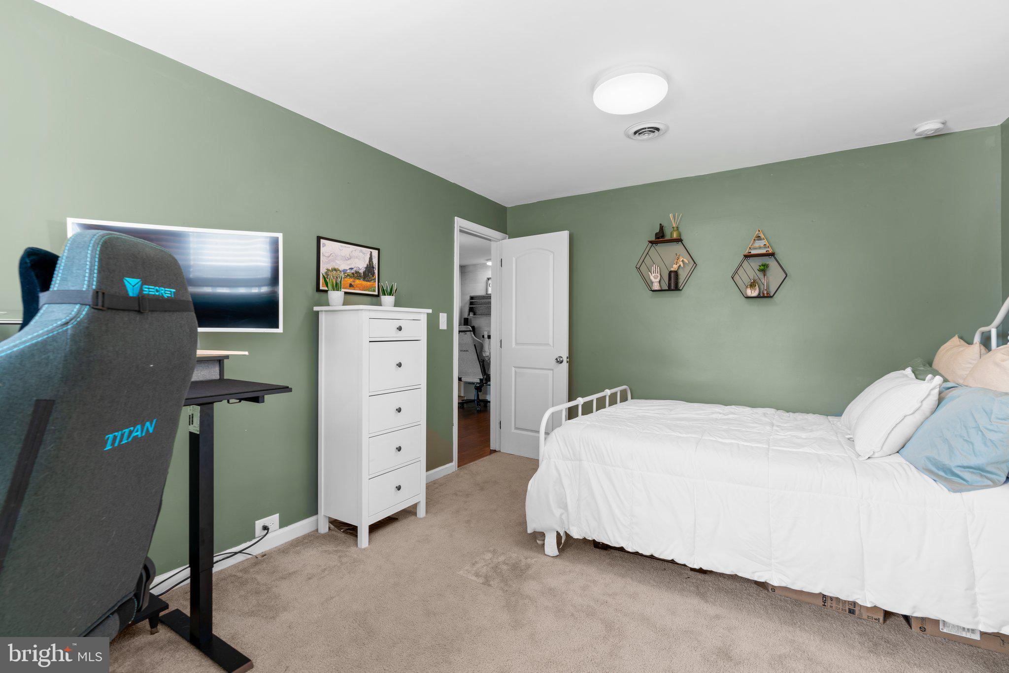 852 Maple Rd