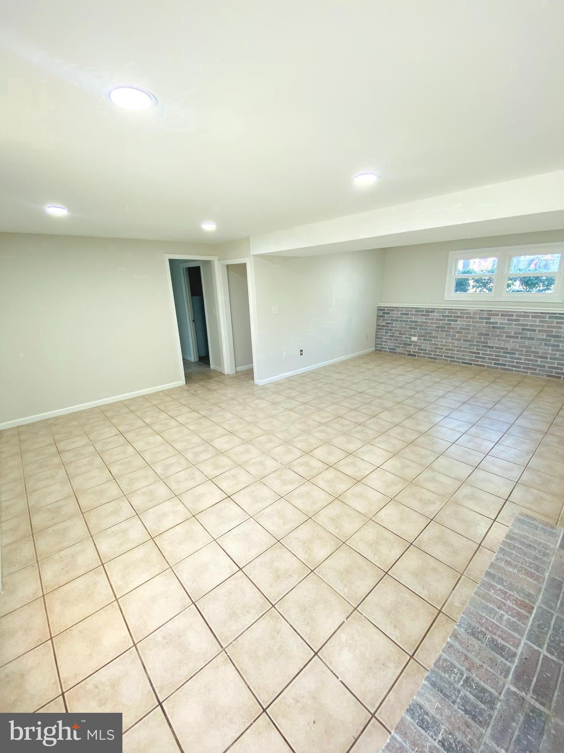 2141 Hallmark Dr