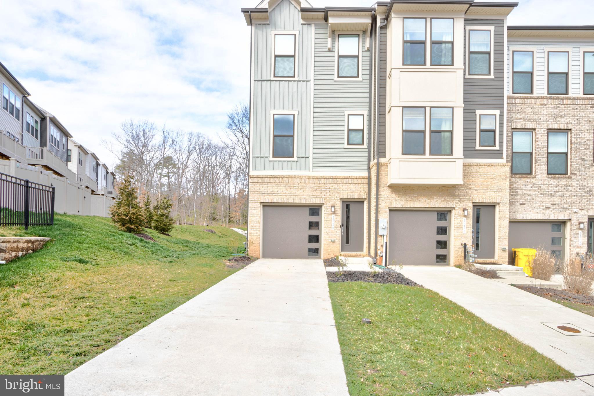 3326 Pitch Pine Dr