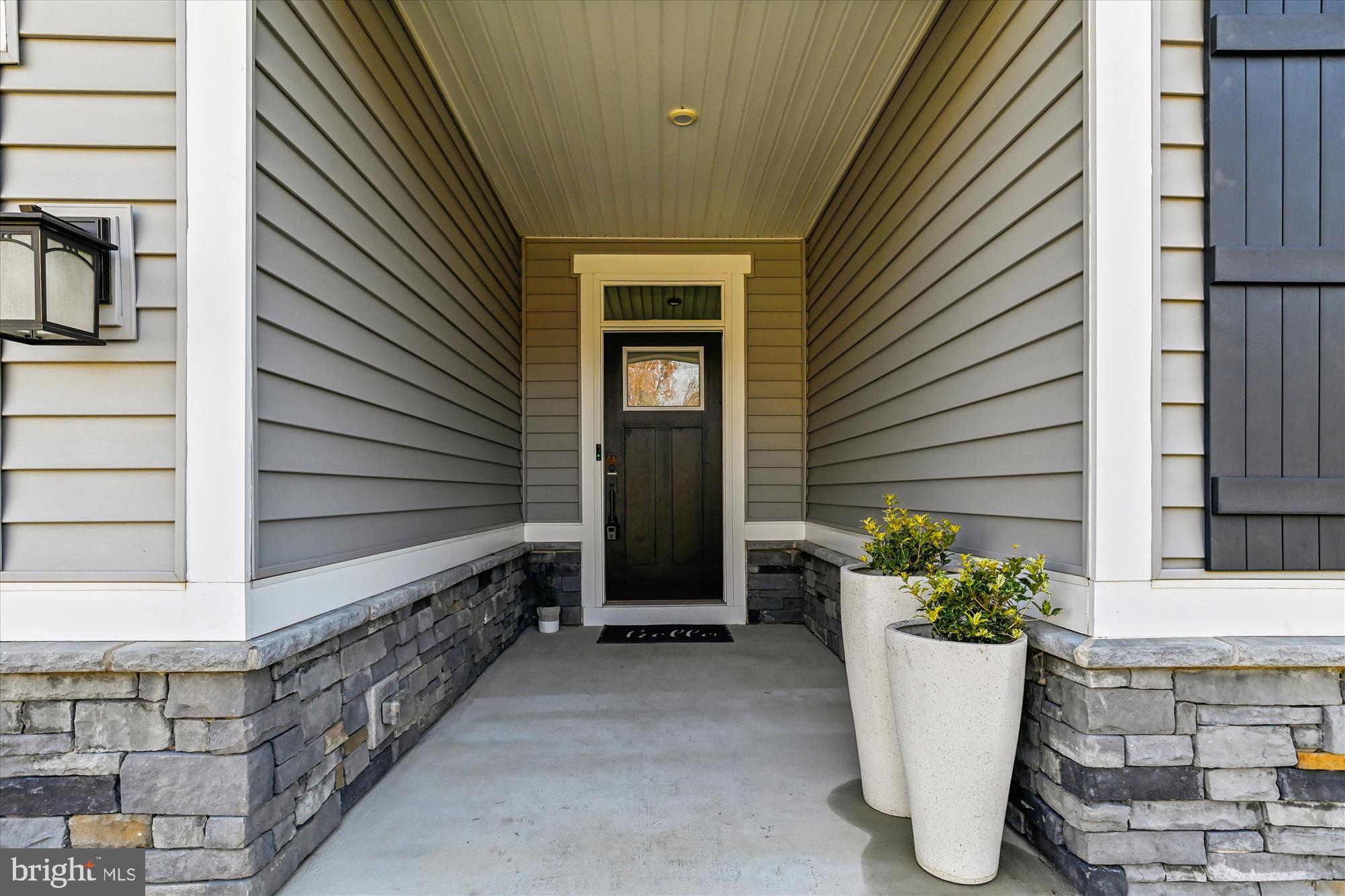 1555 Catbriar Way