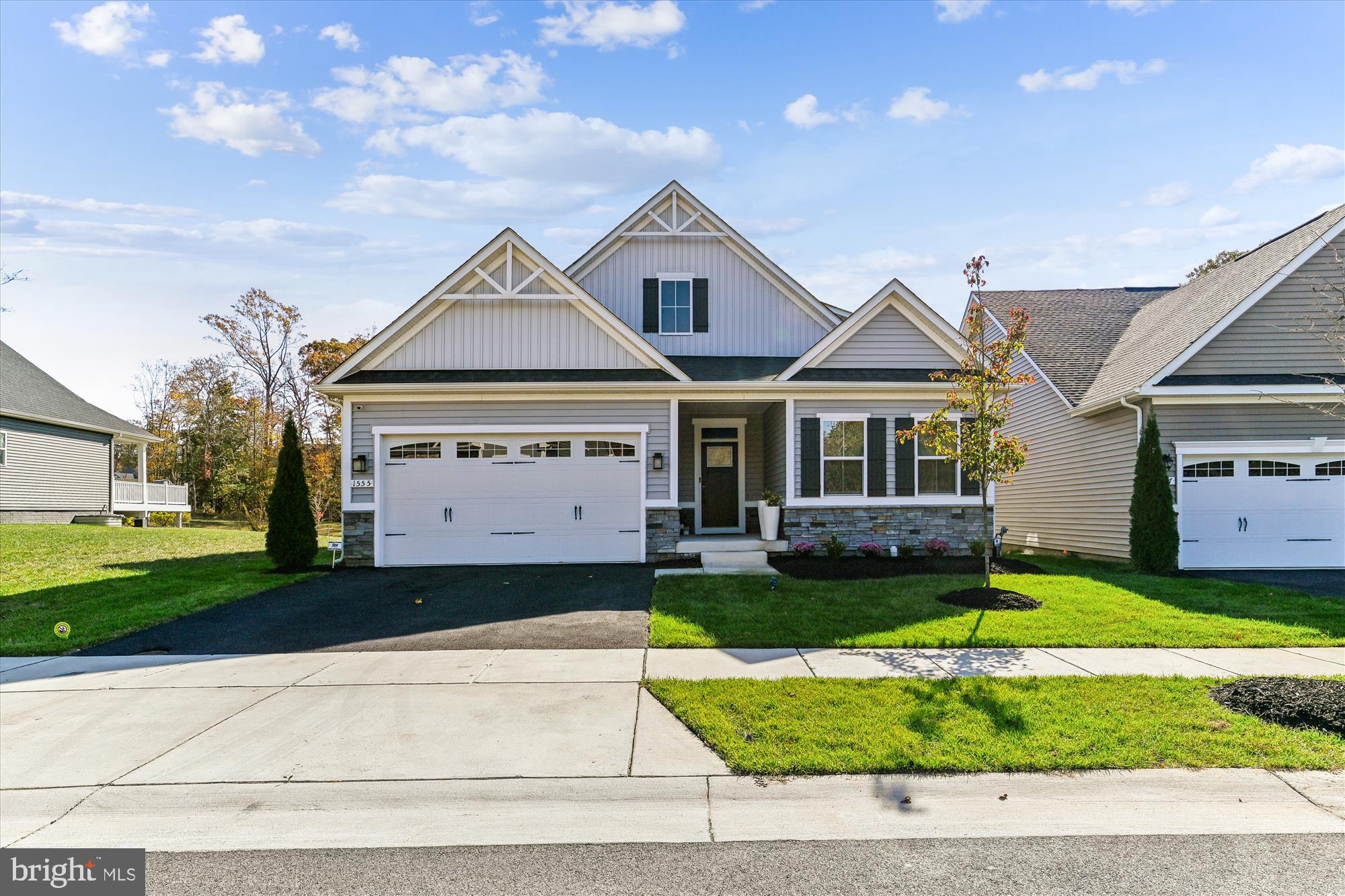 1555 Catbriar Way