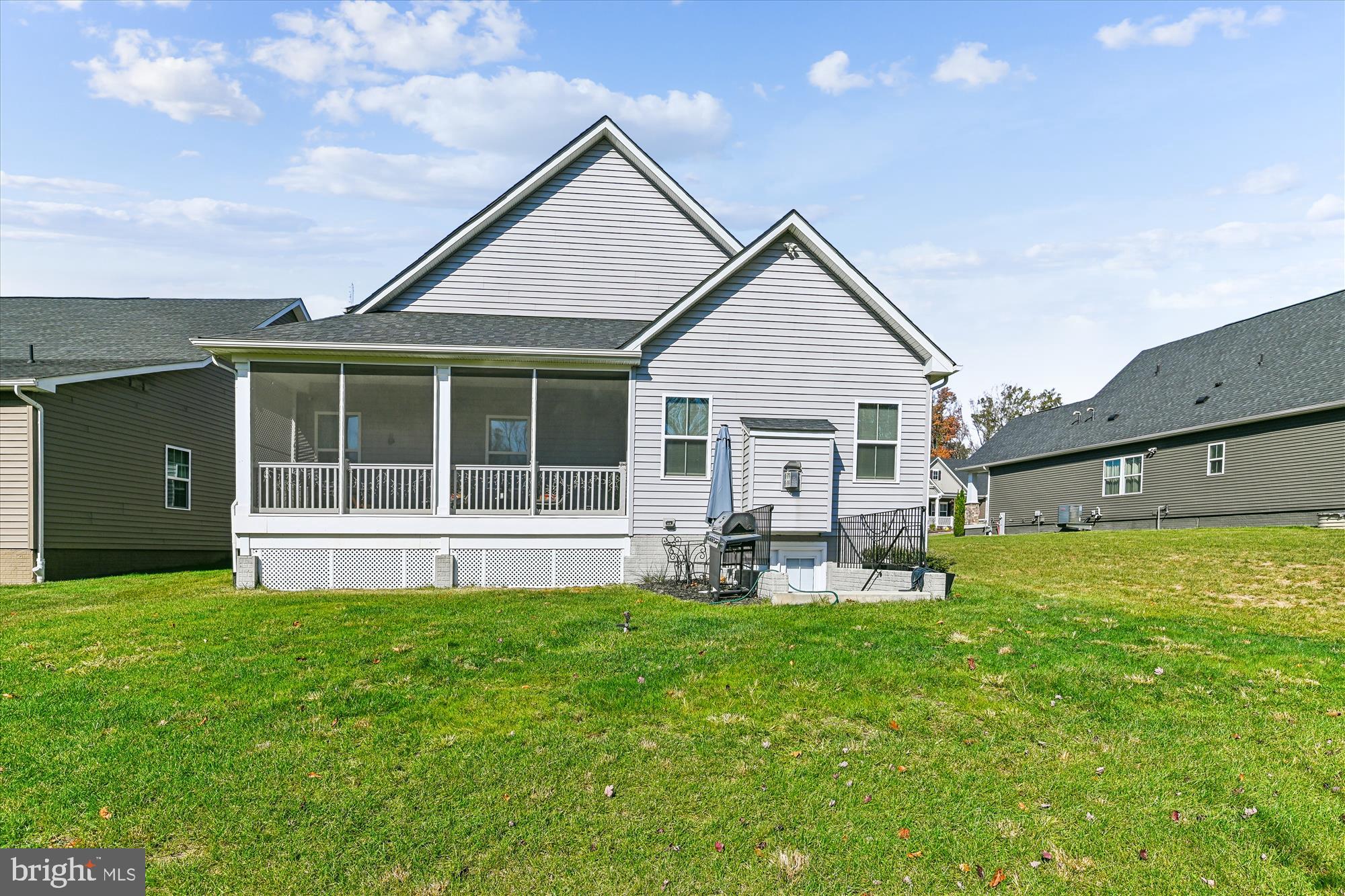 1555 Catbriar Way