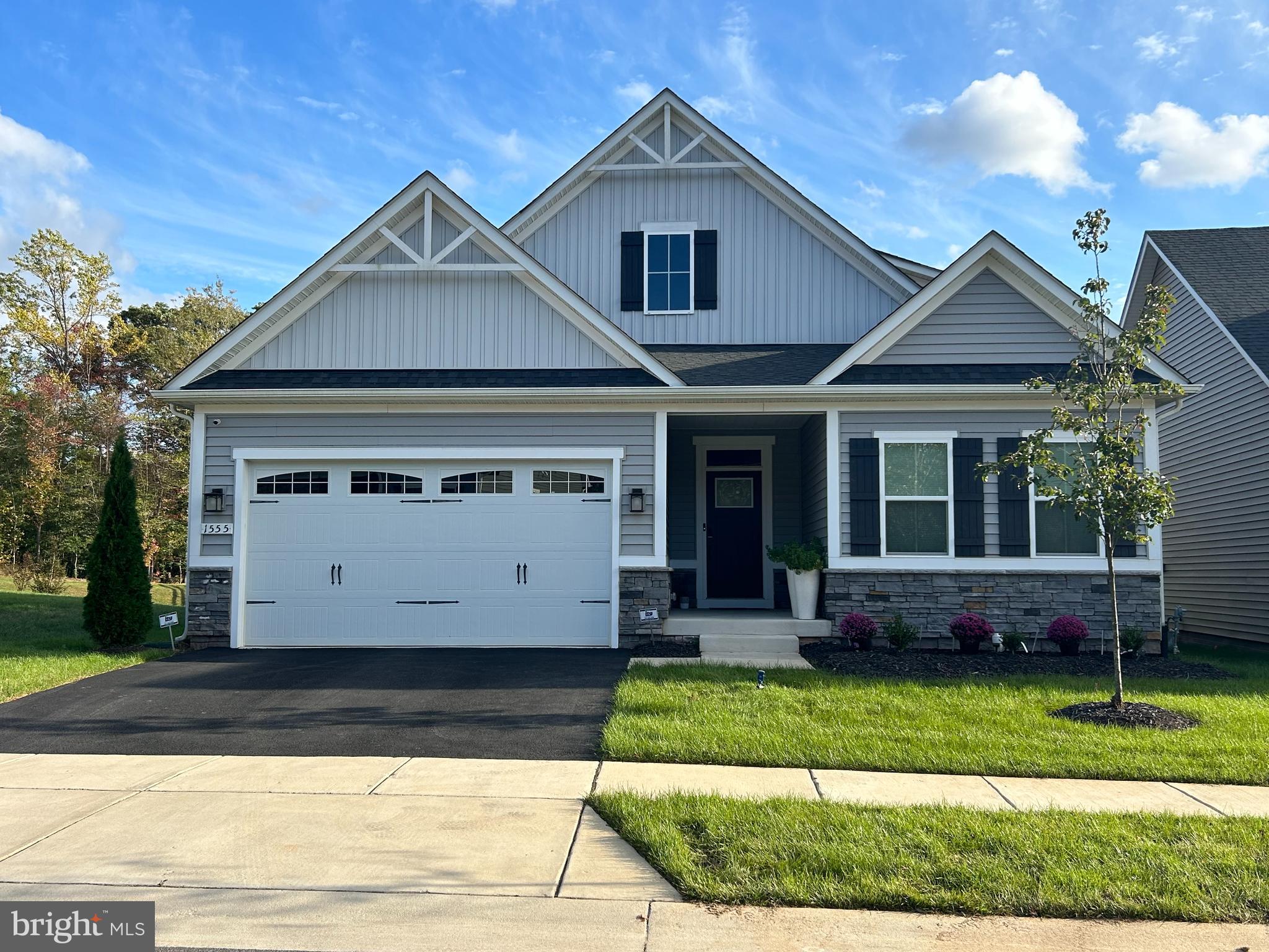 1555 Catbriar Way
