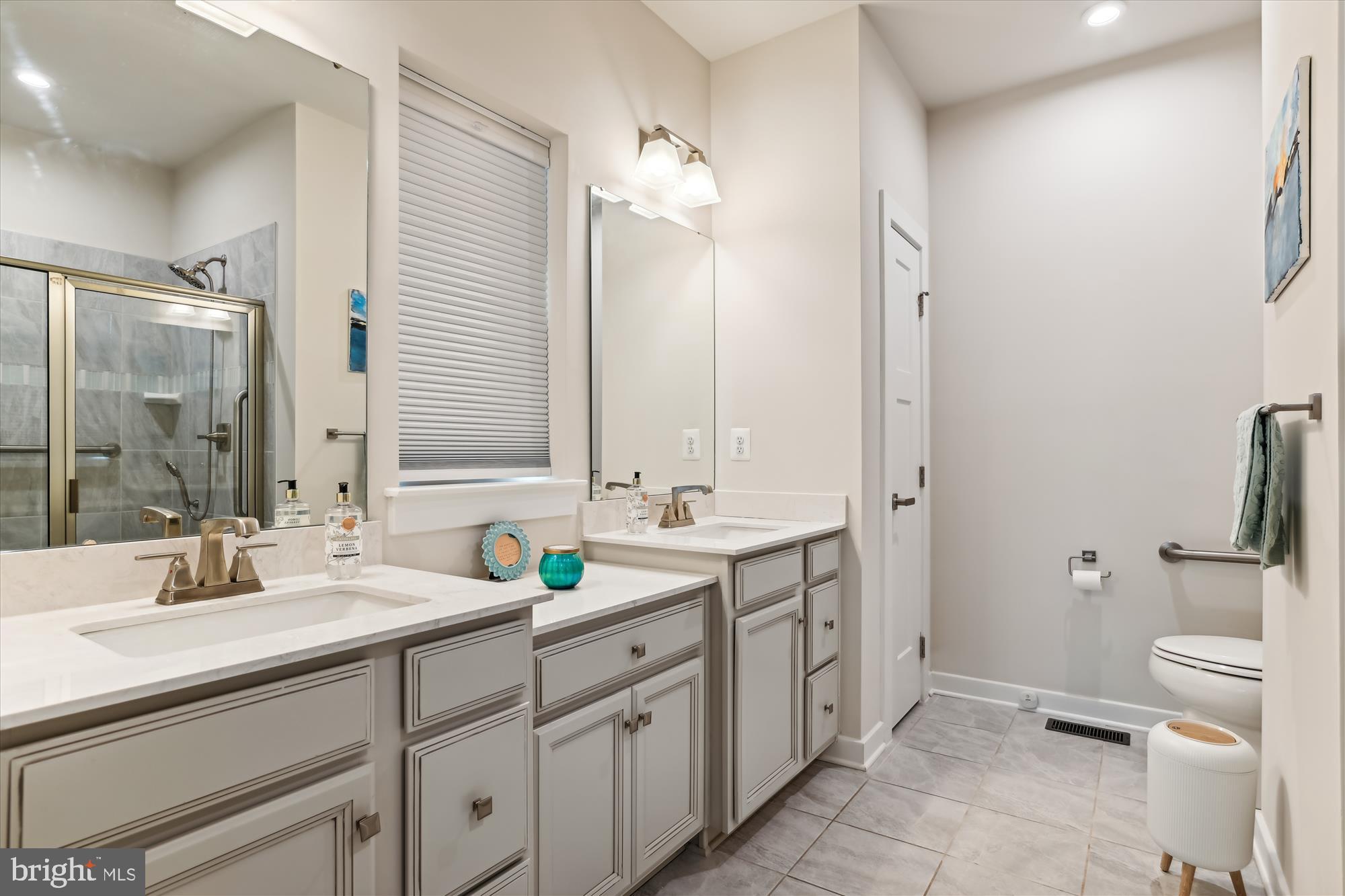 1555 Catbriar Way