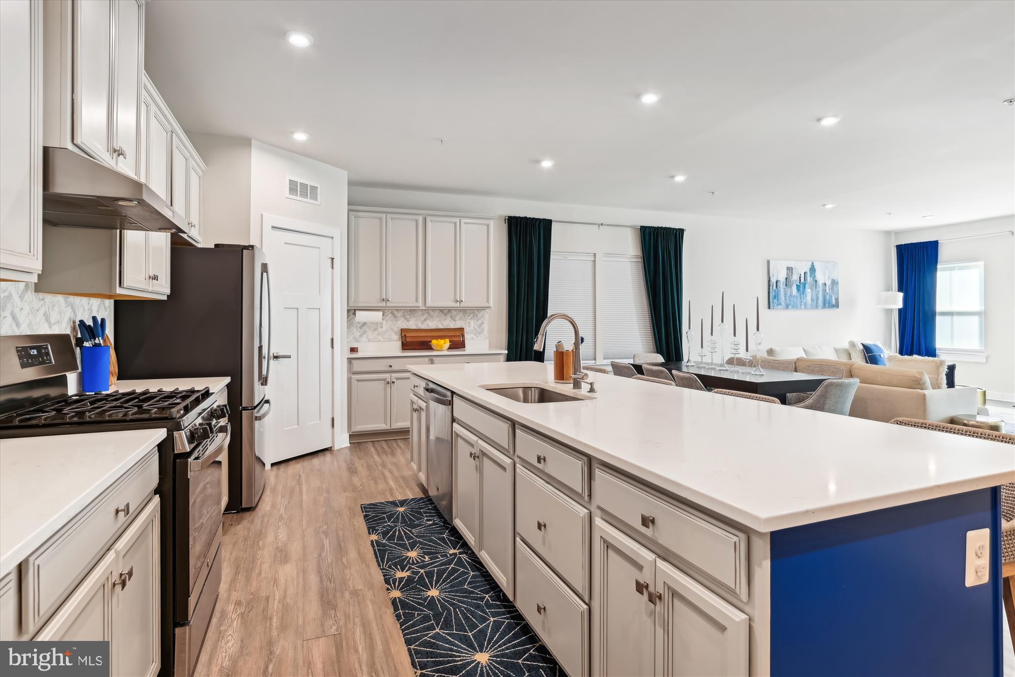 1555 Catbriar Way