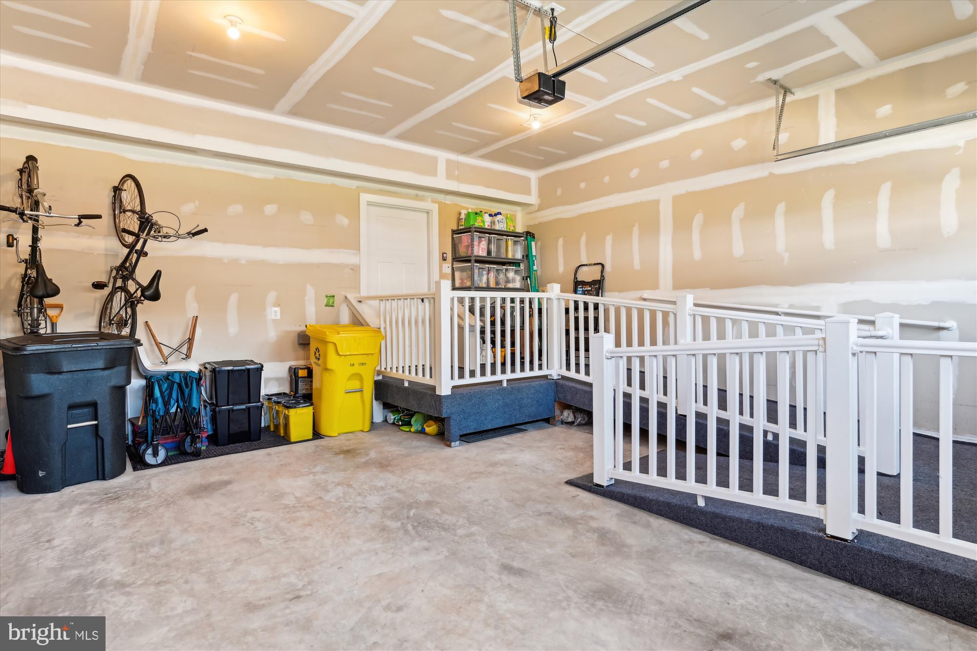 1555 Catbriar Way