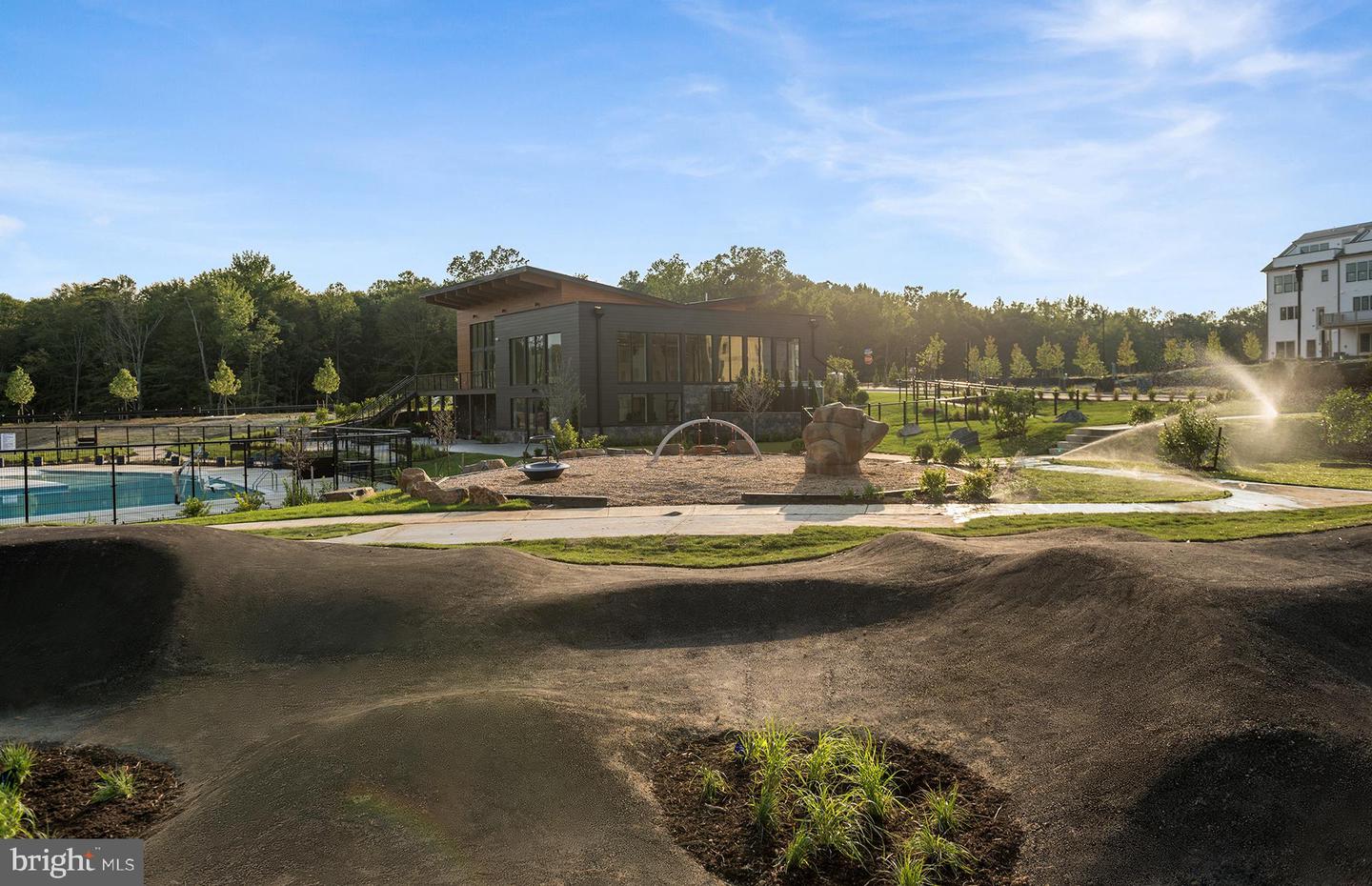 1211 Bear Oak Ln
