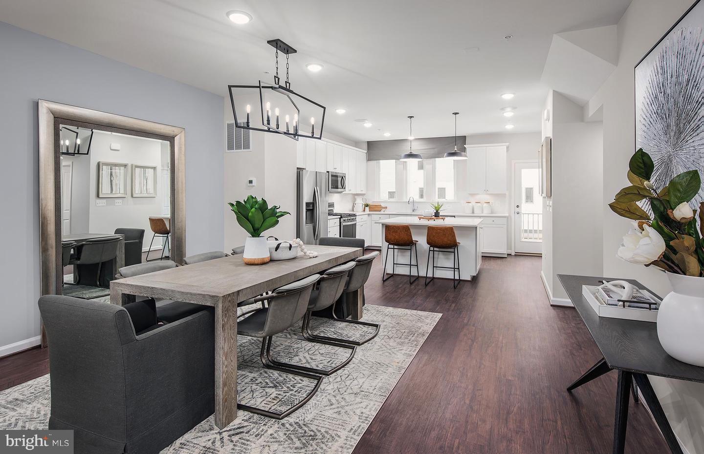 1211 Bear Oak Ln