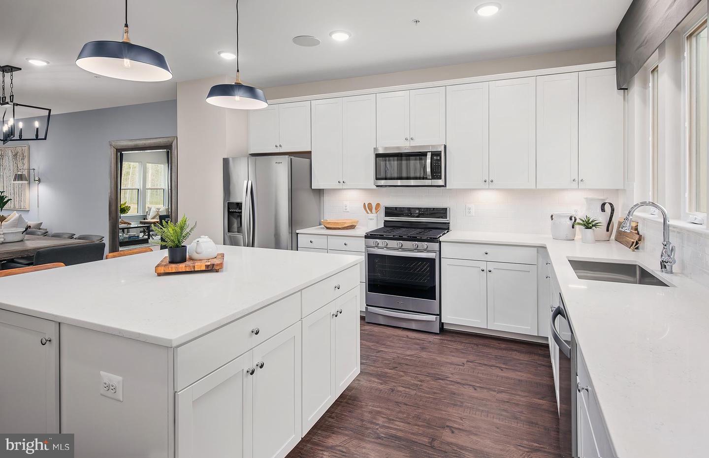 1211 Bear Oak Ln
