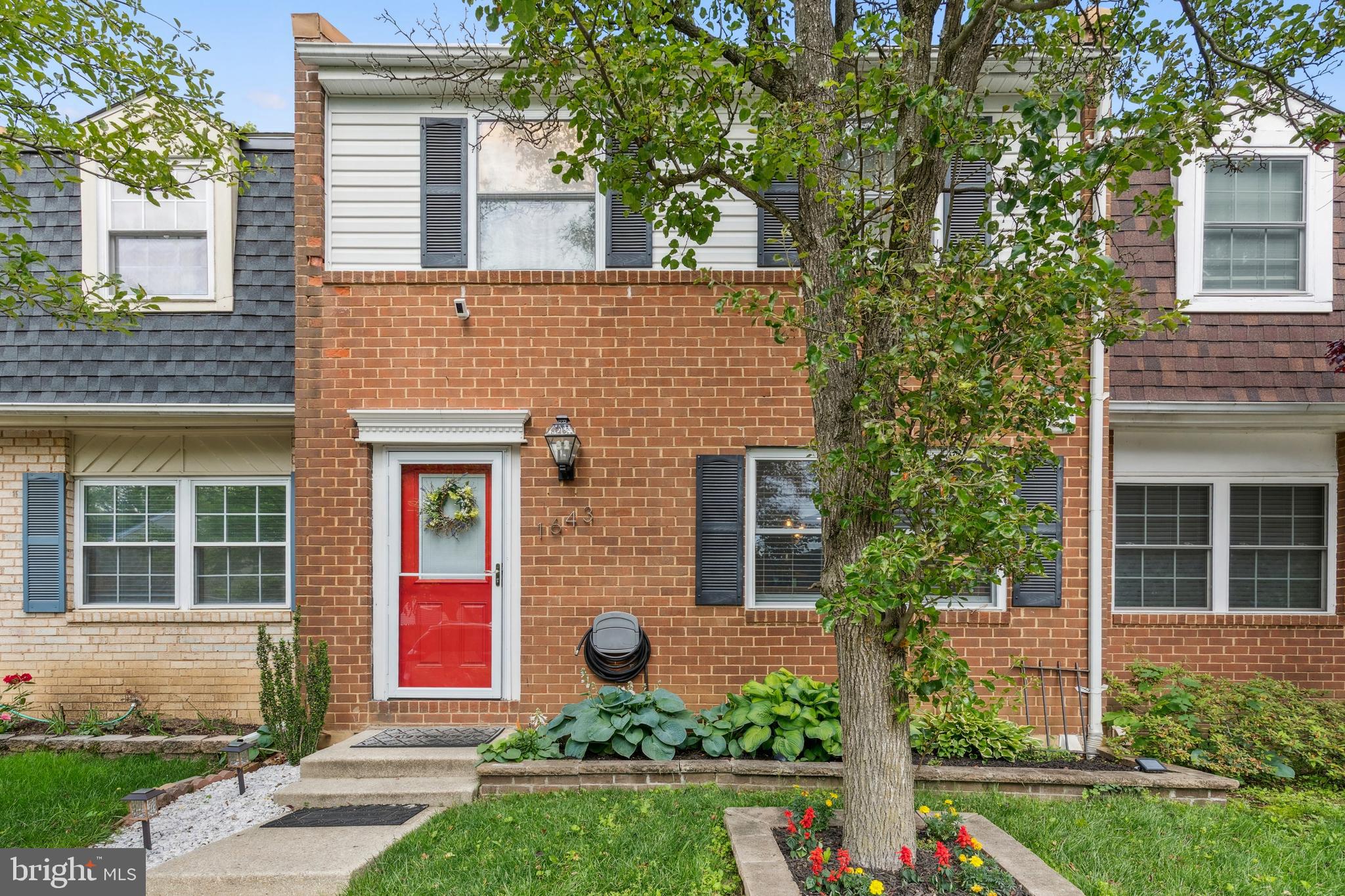 1643 Forest Hill Ct
