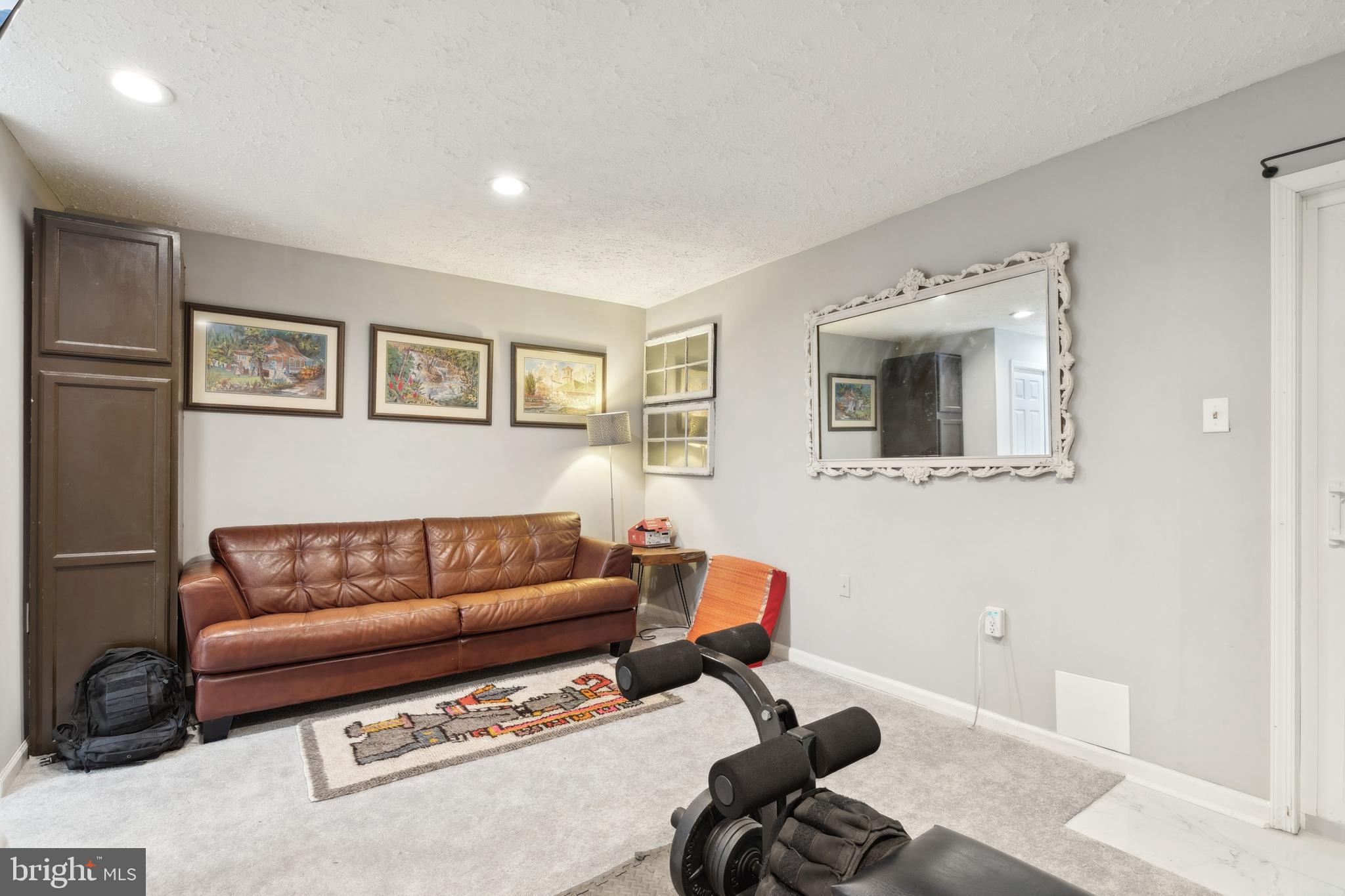1643 Forest Hill Ct