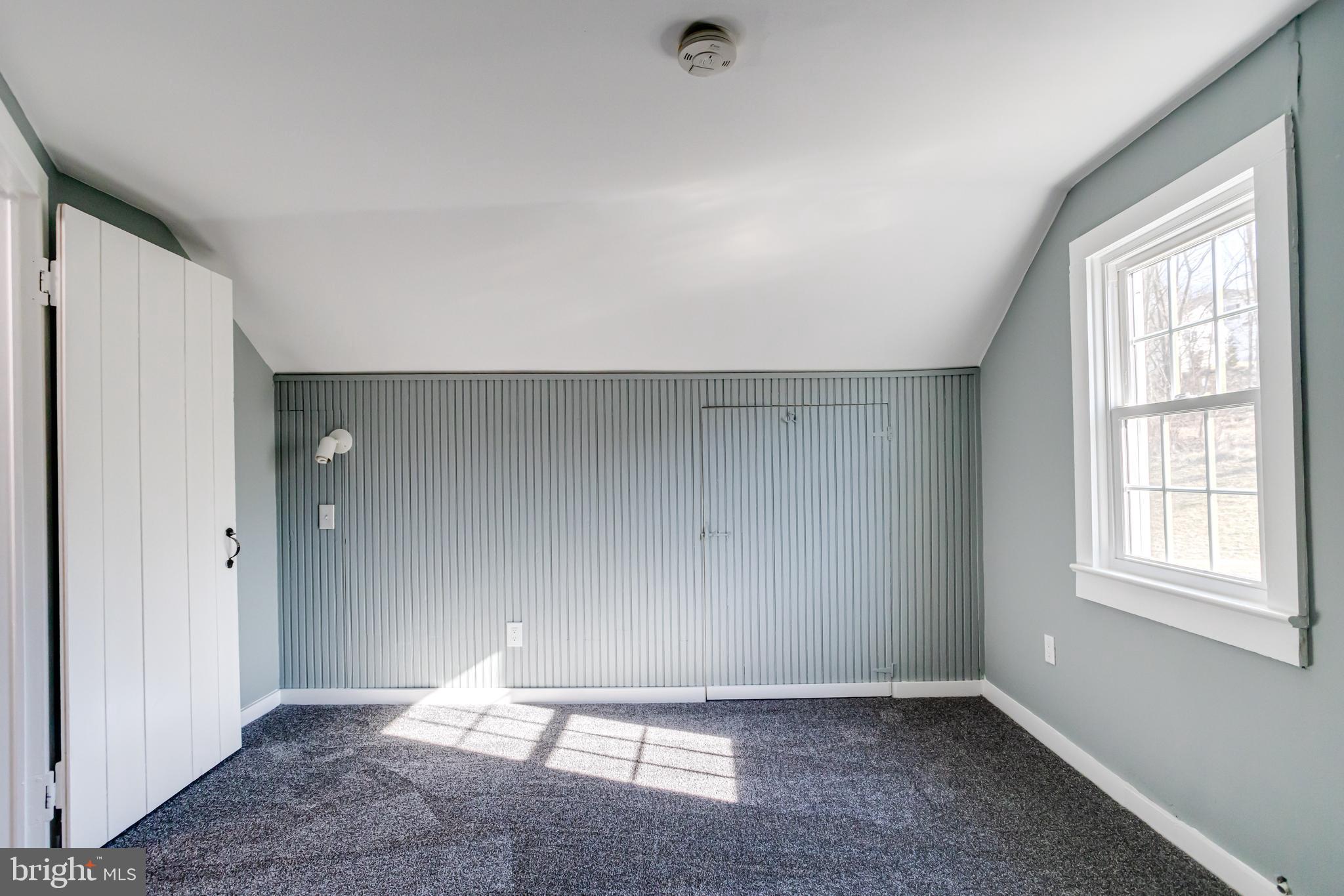 2837 Burrows Ln
