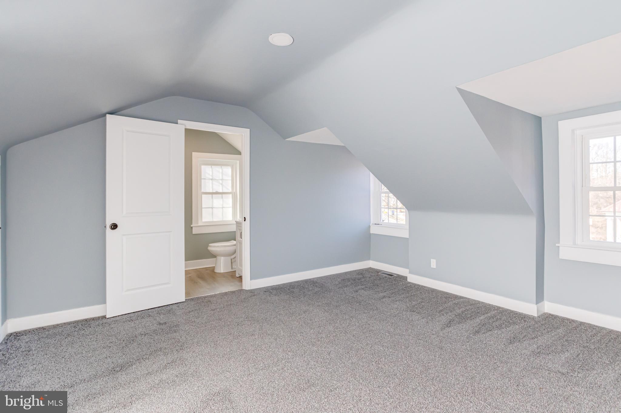 2837 Burrows Ln
