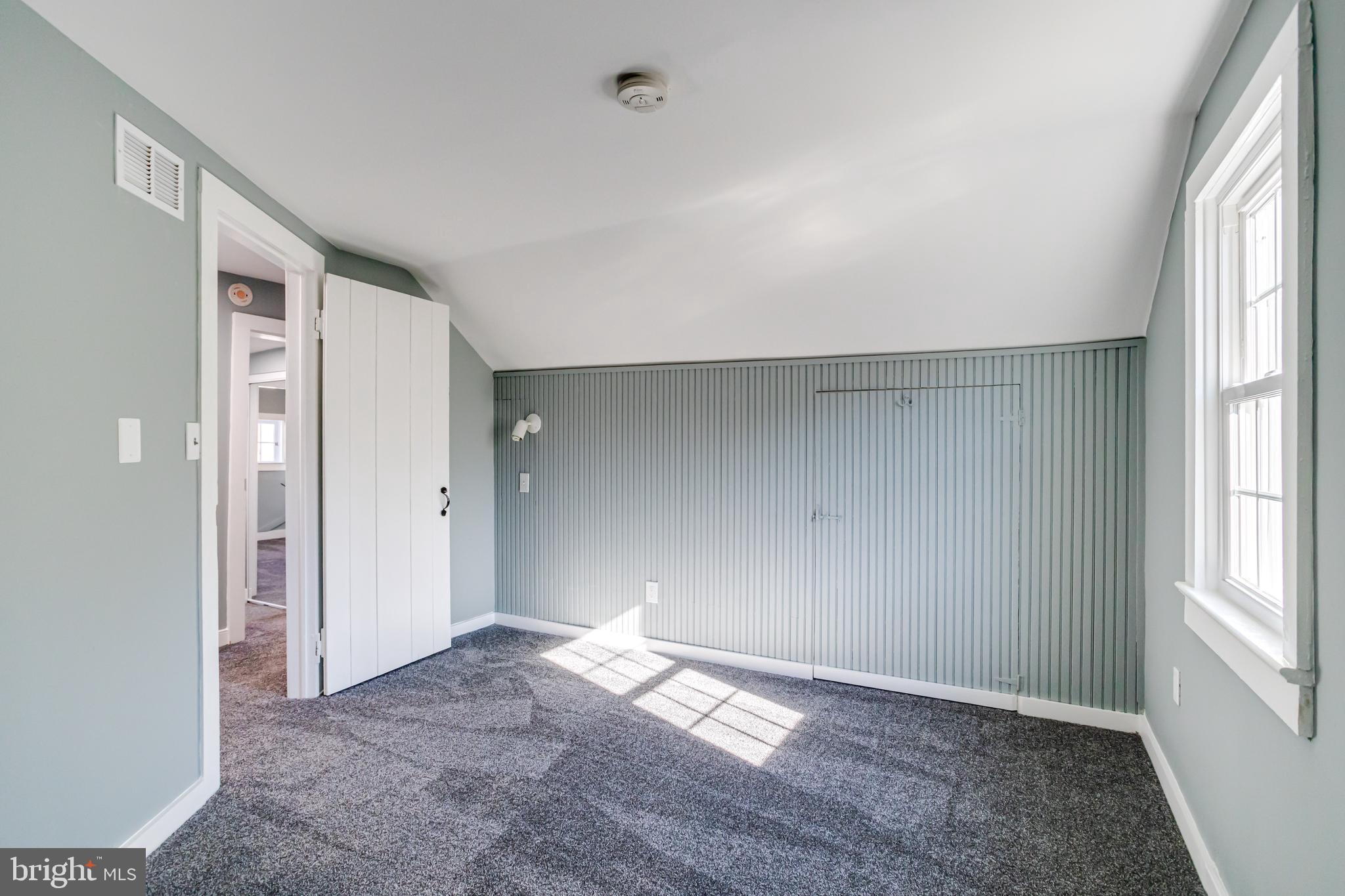 2837 Burrows Ln