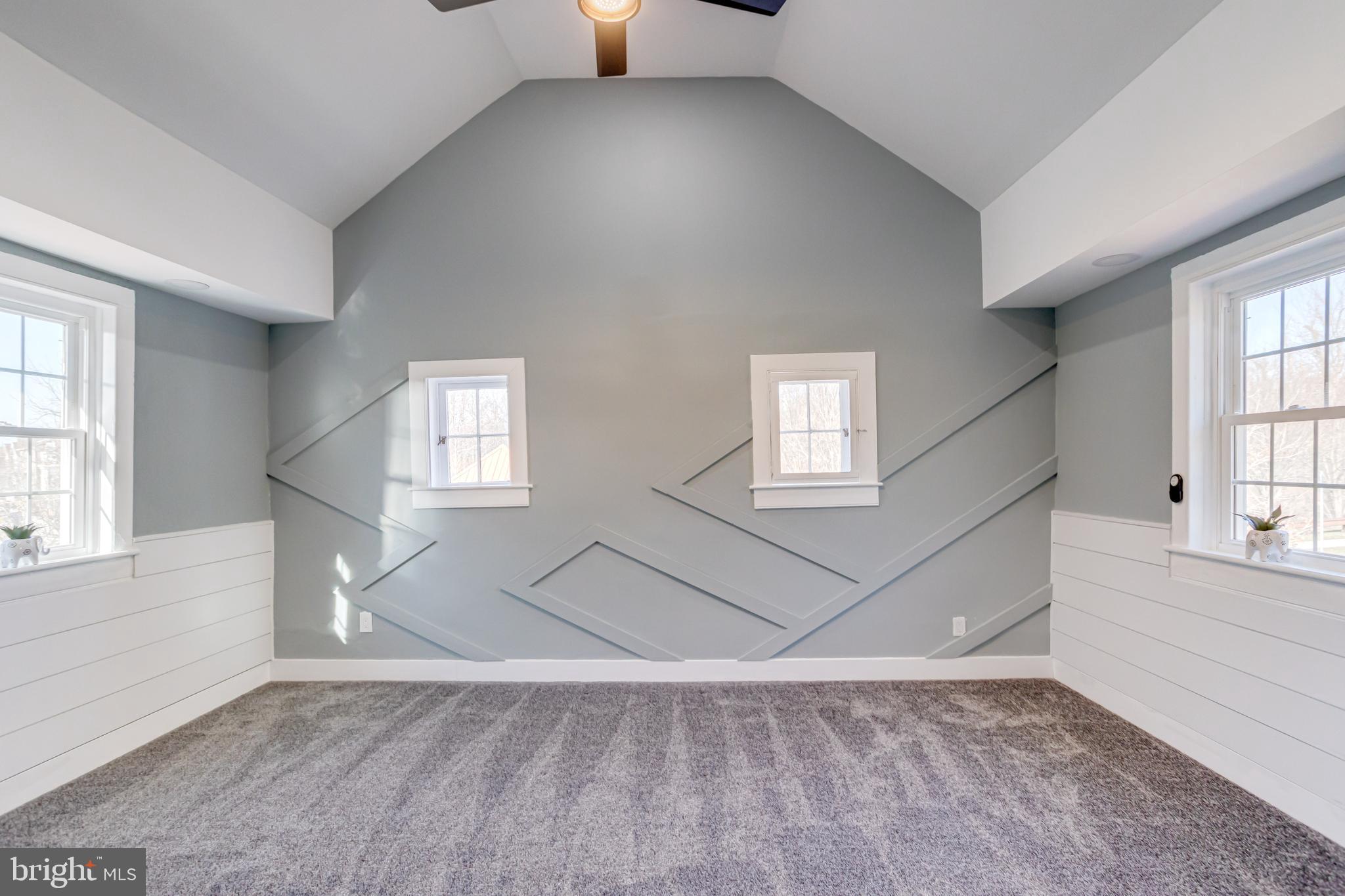 2837 Burrows Ln