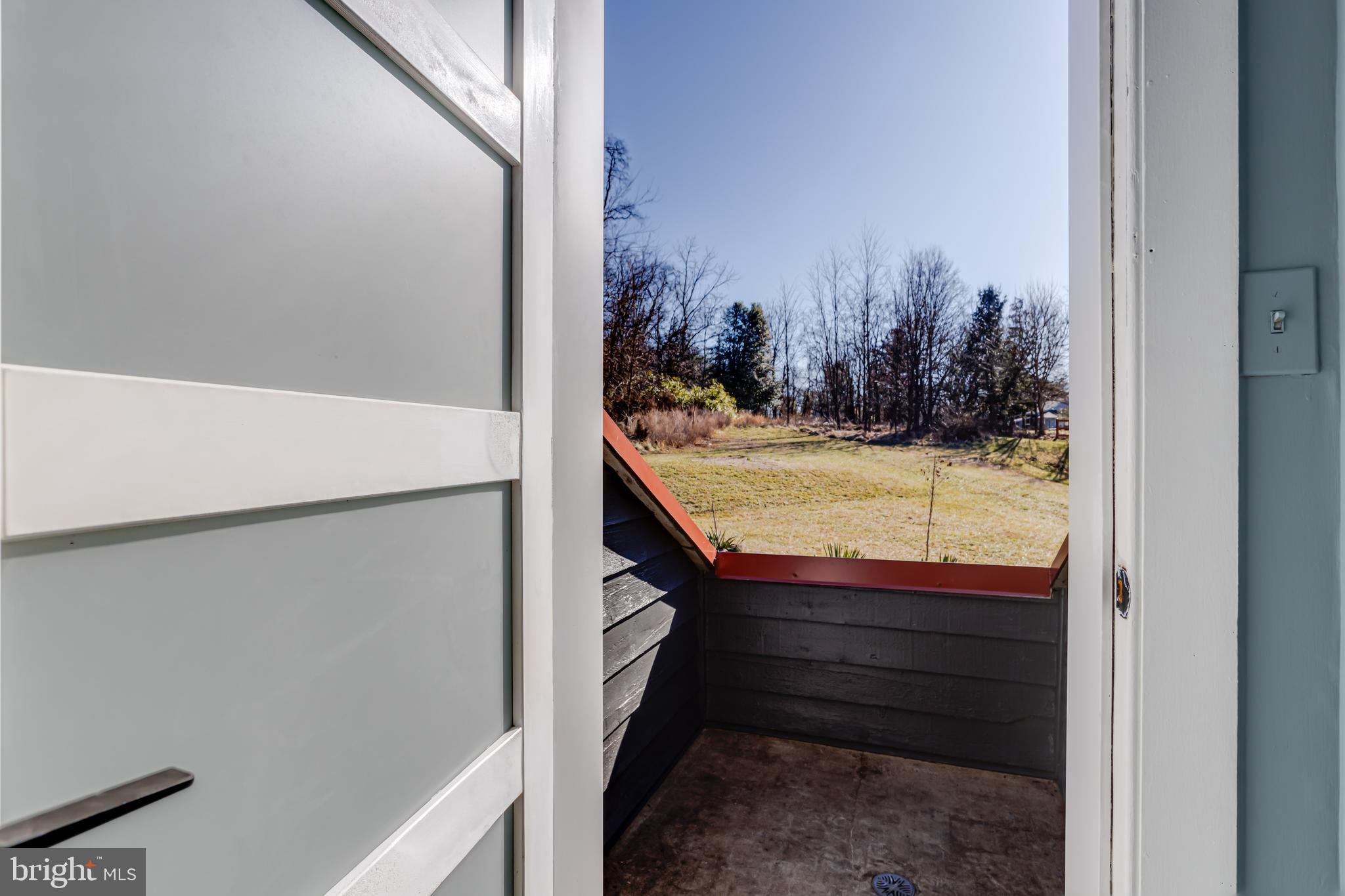 2837 Burrows Ln