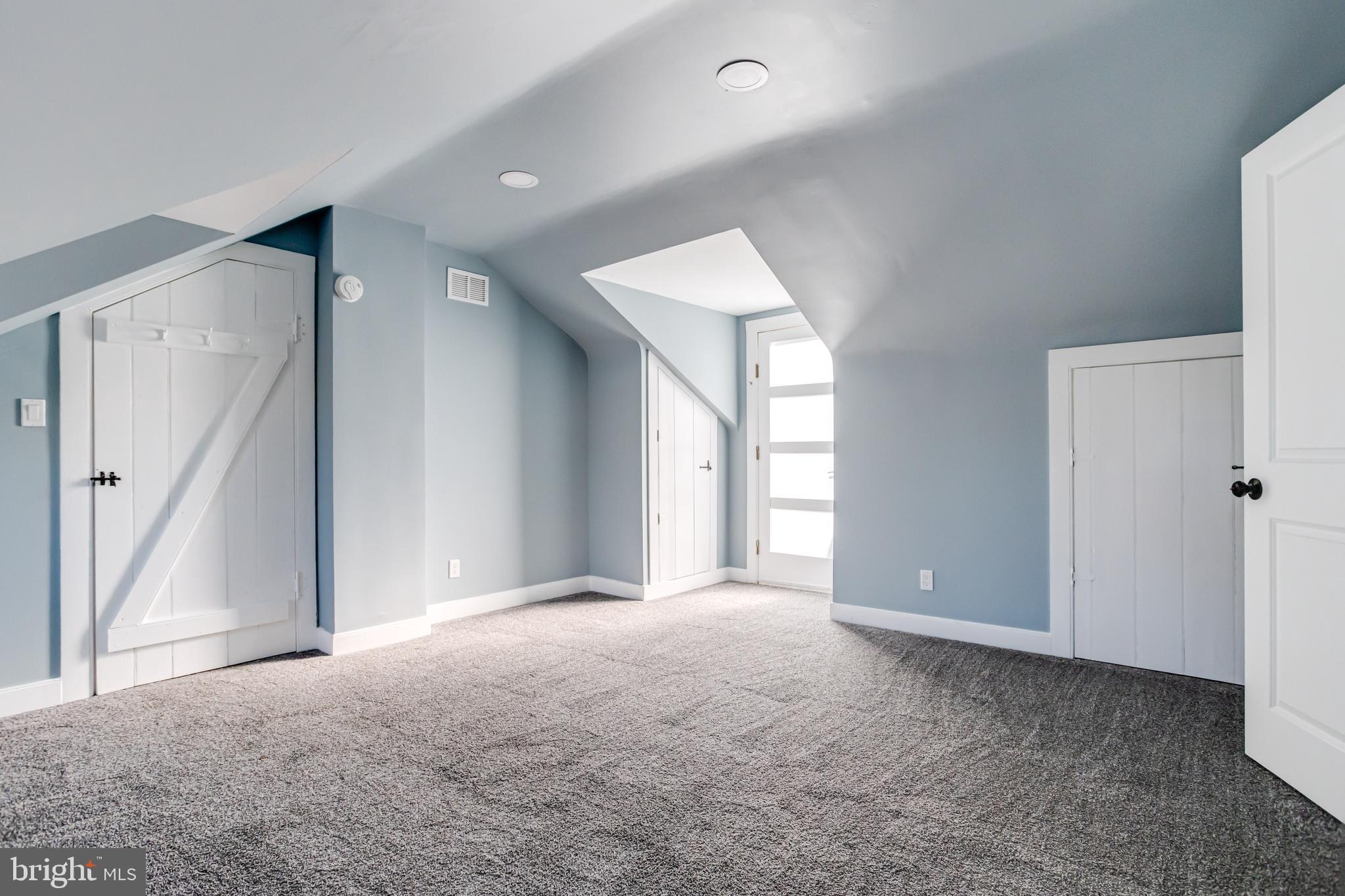 2837 Burrows Ln
