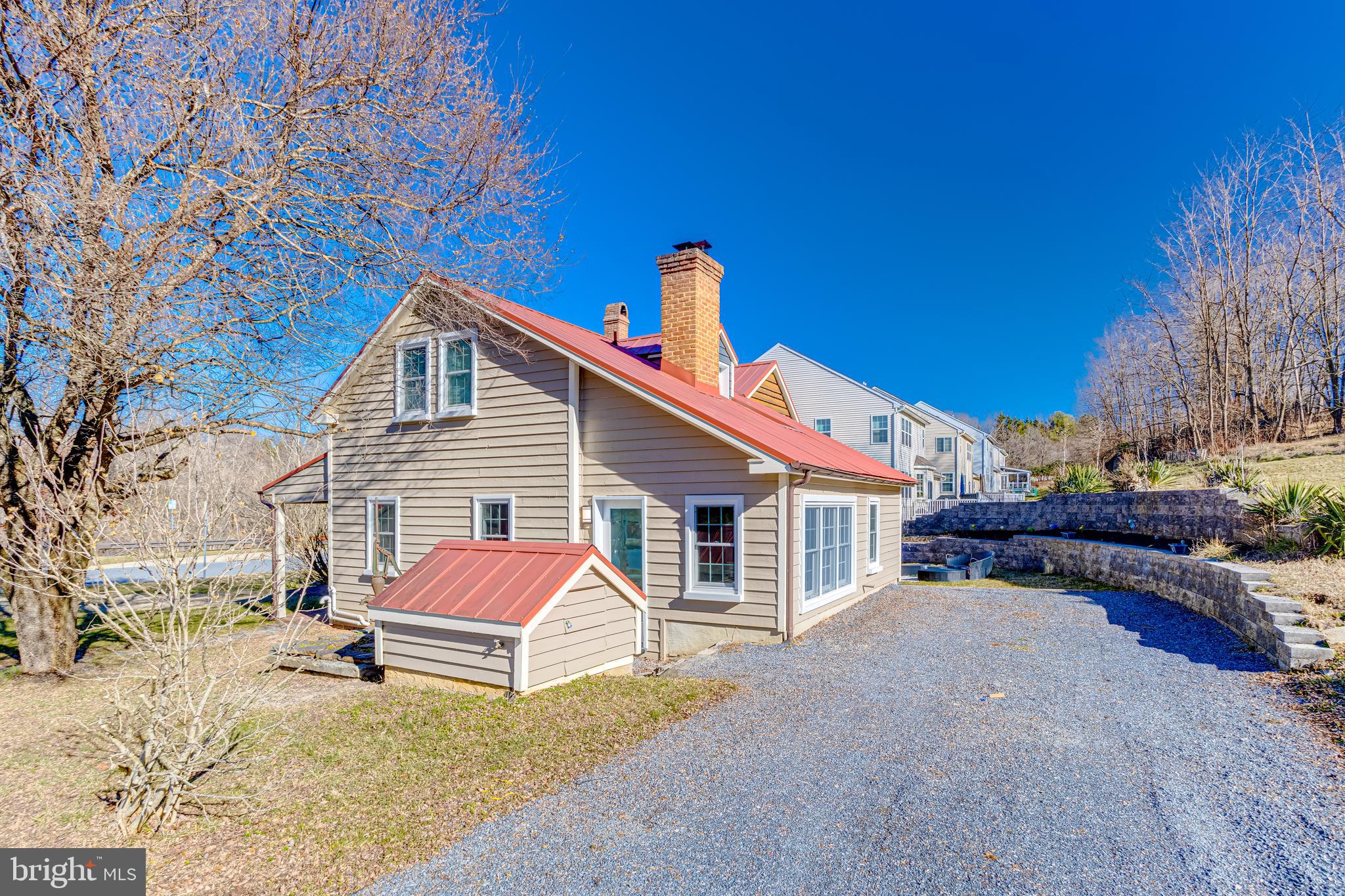 2837 Burrows Ln