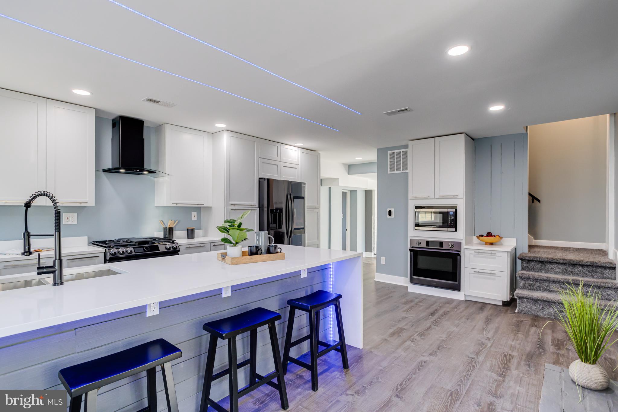 2837 Burrows Ln