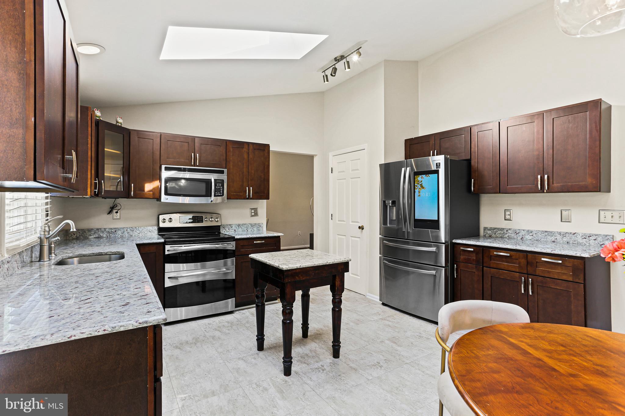 5733 Brothers Partnership Ct