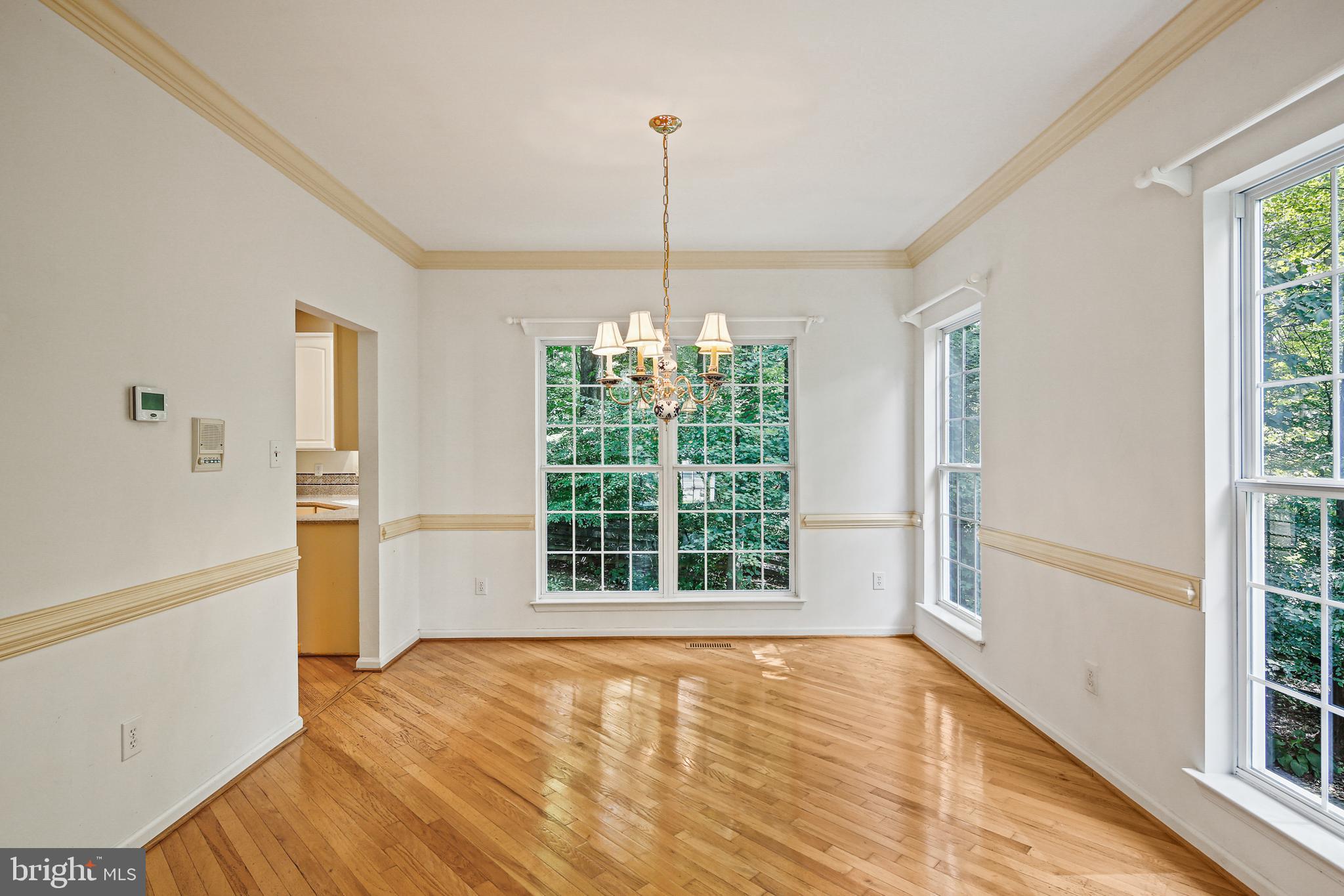 5313 Woodlot Rd