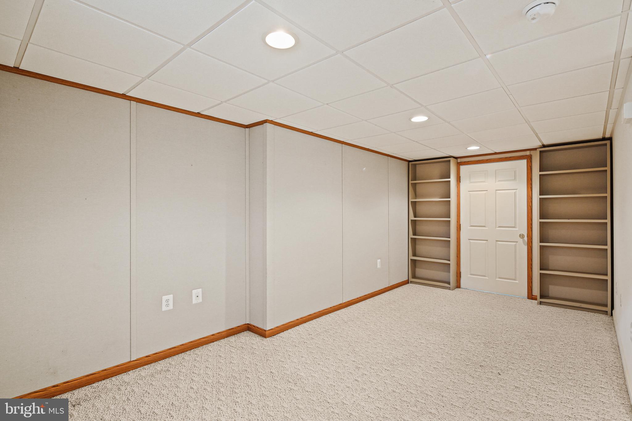 5313 Woodlot Rd