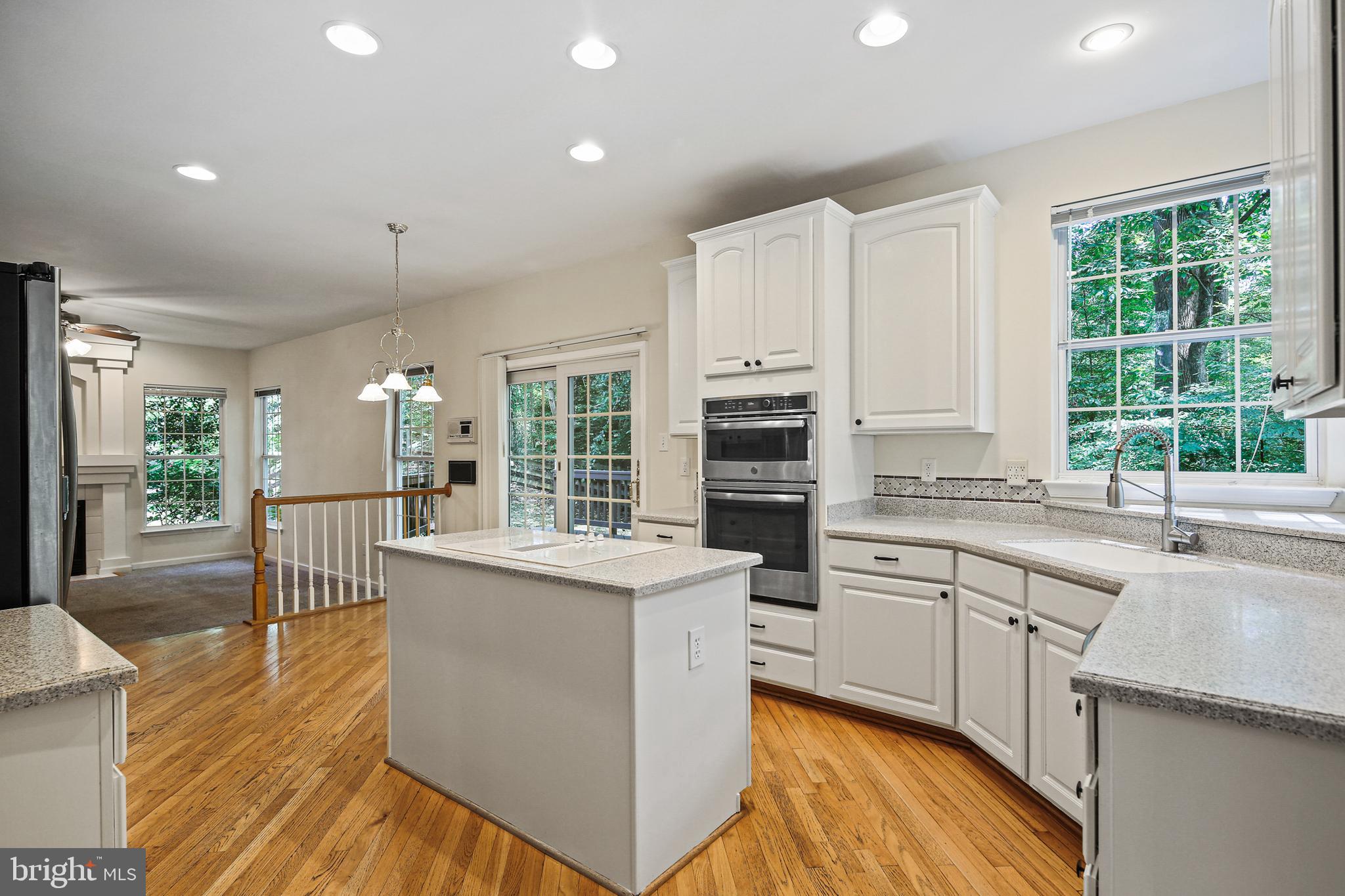5313 Woodlot Rd