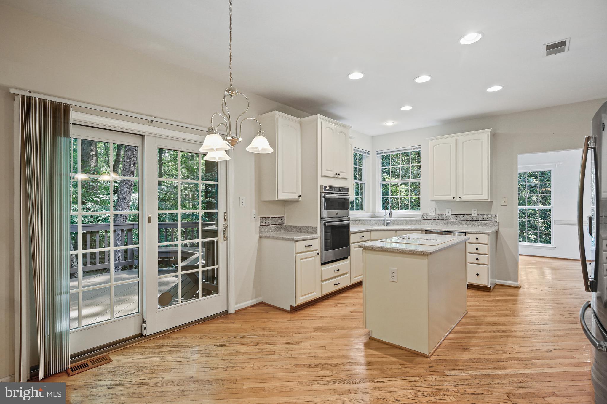 5313 Woodlot Rd