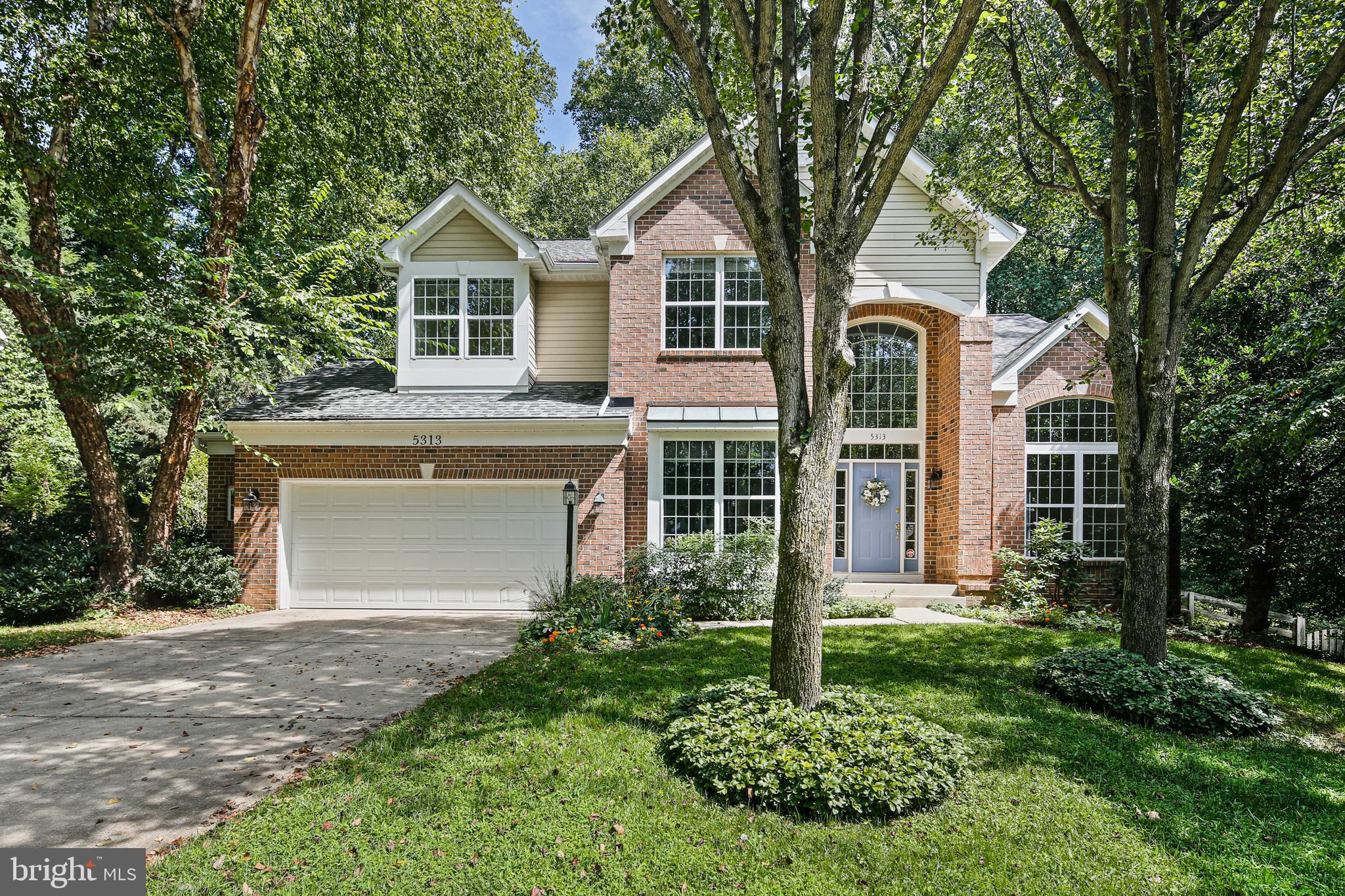 5313 Woodlot Rd