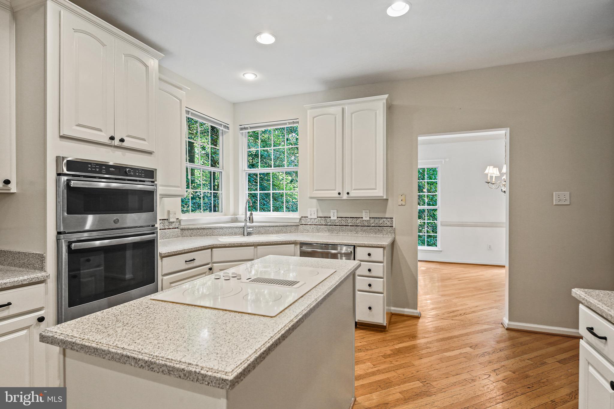 5313 Woodlot Rd
