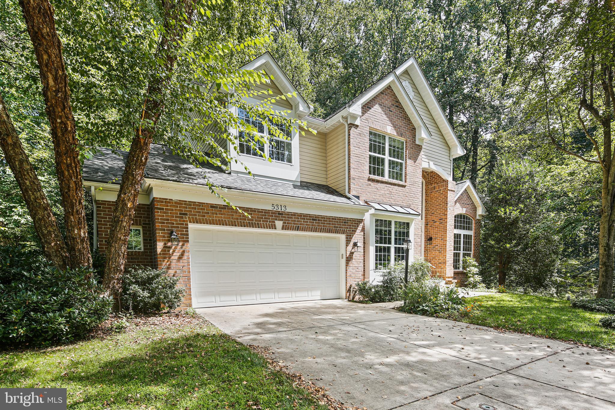 5313 Woodlot Rd