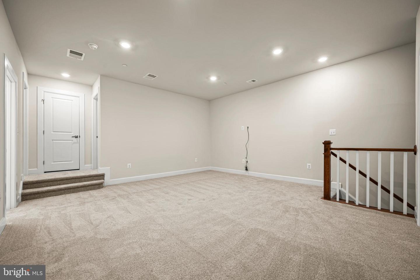 2757 Vardon Ln
