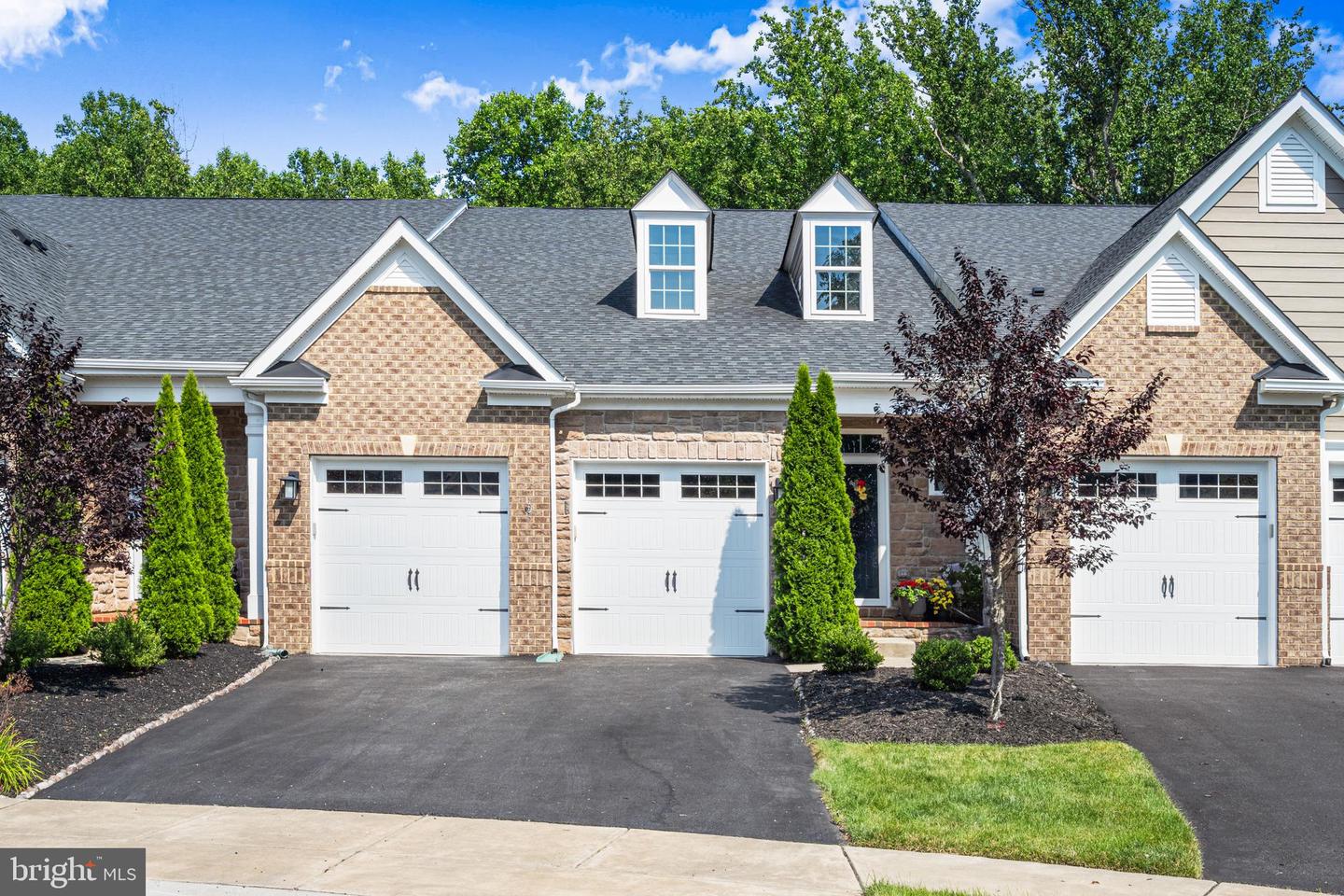 2757 Vardon Ln