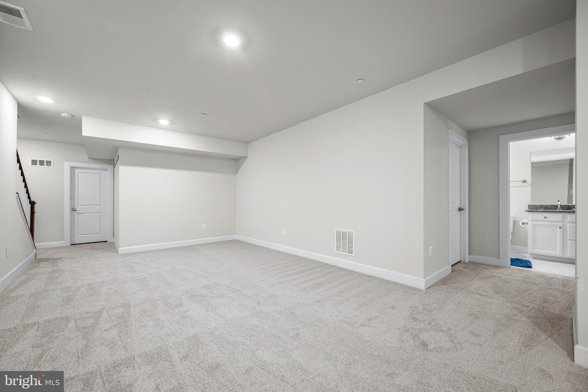 2757 Vardon Ln