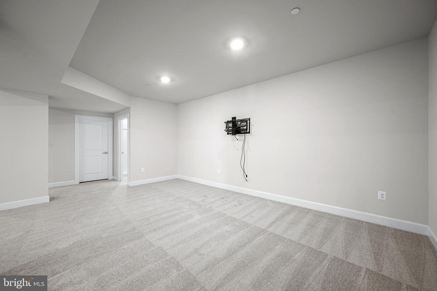 2757 Vardon Ln