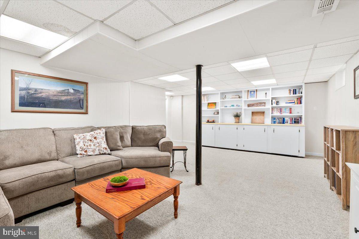 8817 Autumn Hill Ct