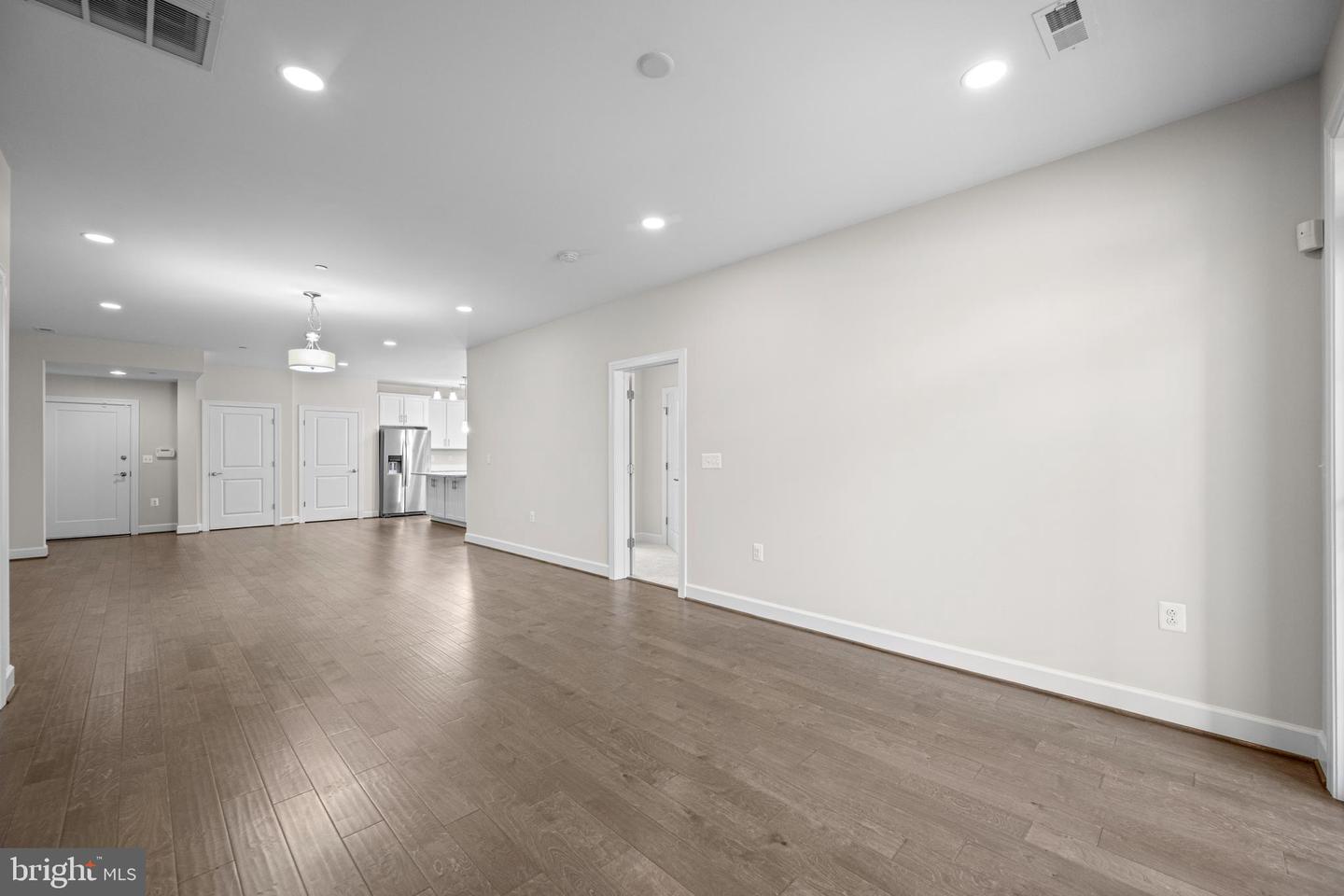 10520 Resort Rd #106