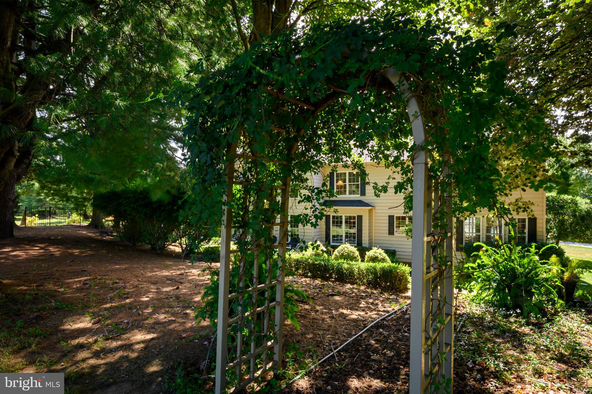 5138 NORTHERN FENCES LANE