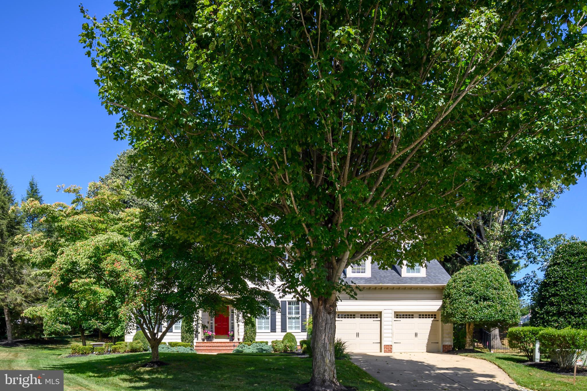 5138 NORTHERN FENCES LANE