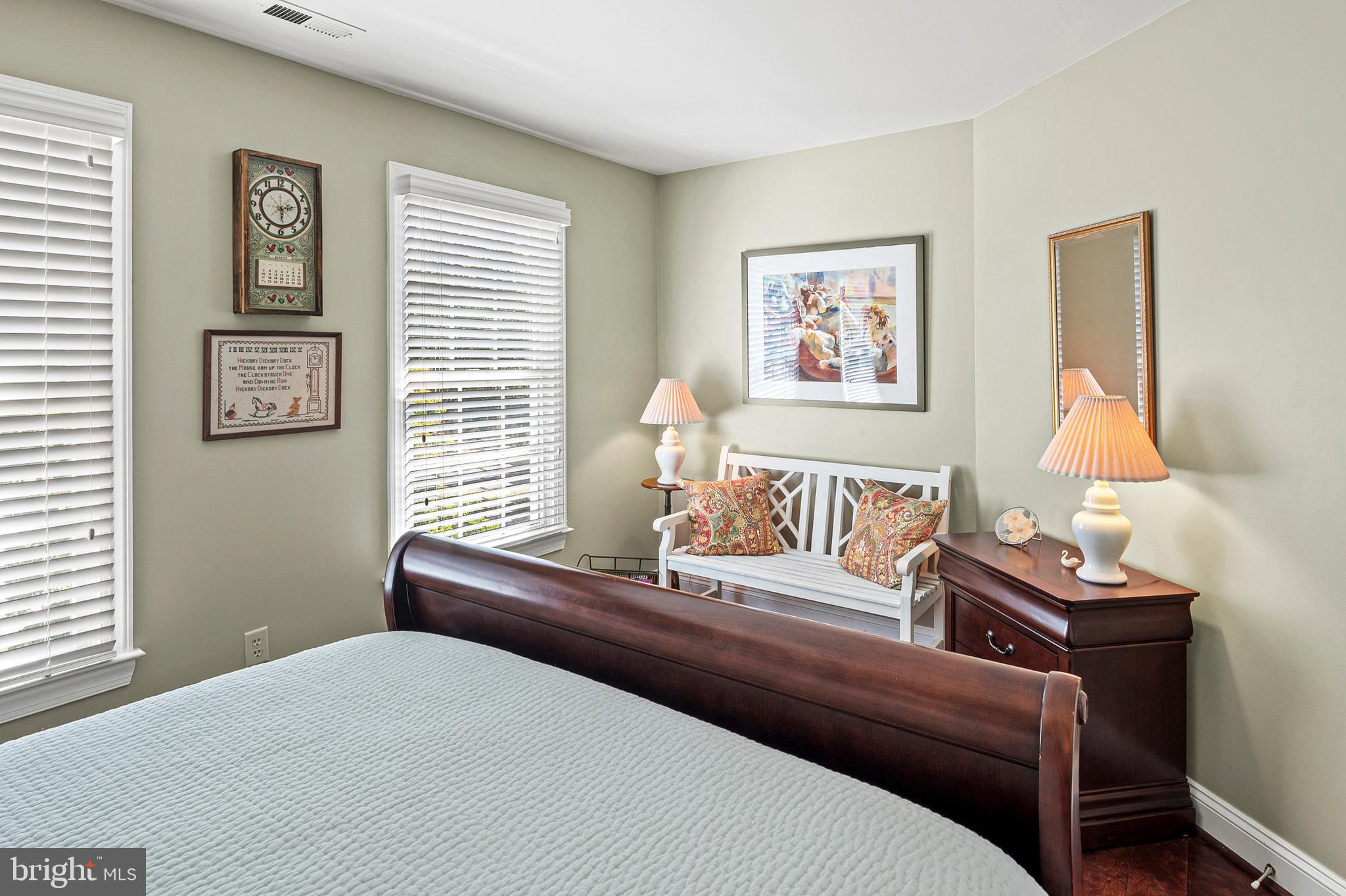 5138 NORTHERN FENCES LANE