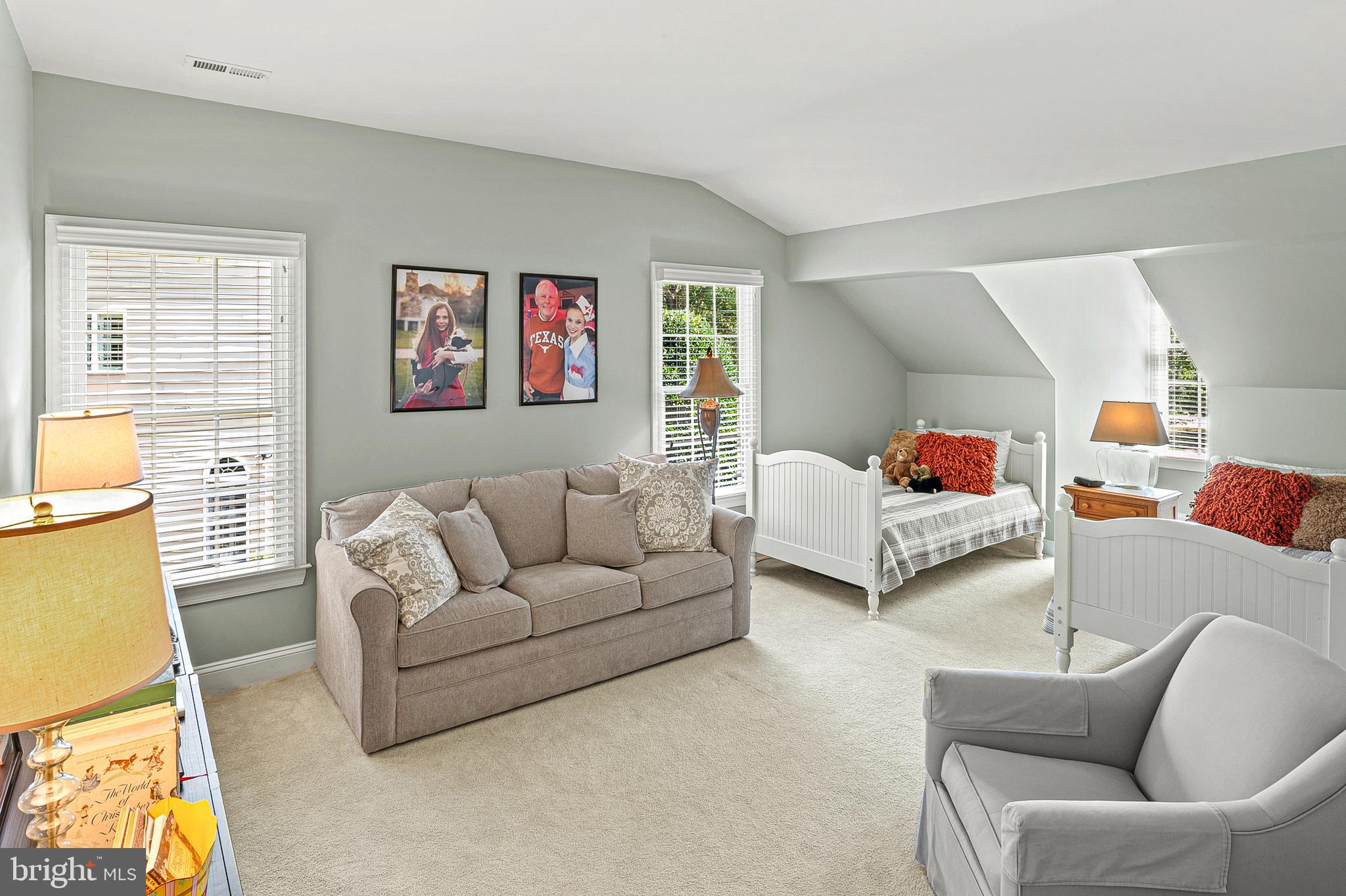 5138 NORTHERN FENCES LANE