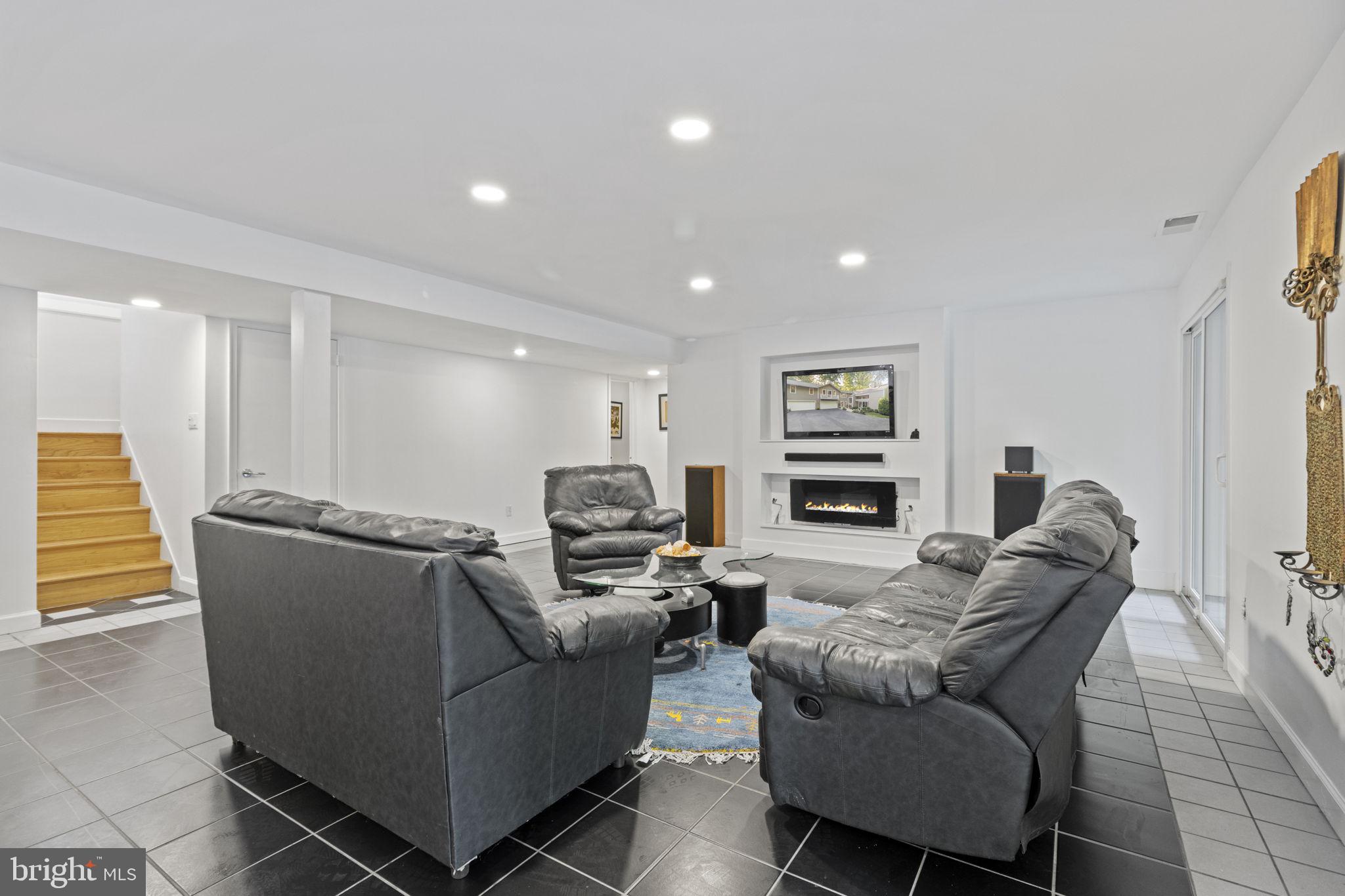 11201 Spur Wheel Ln
